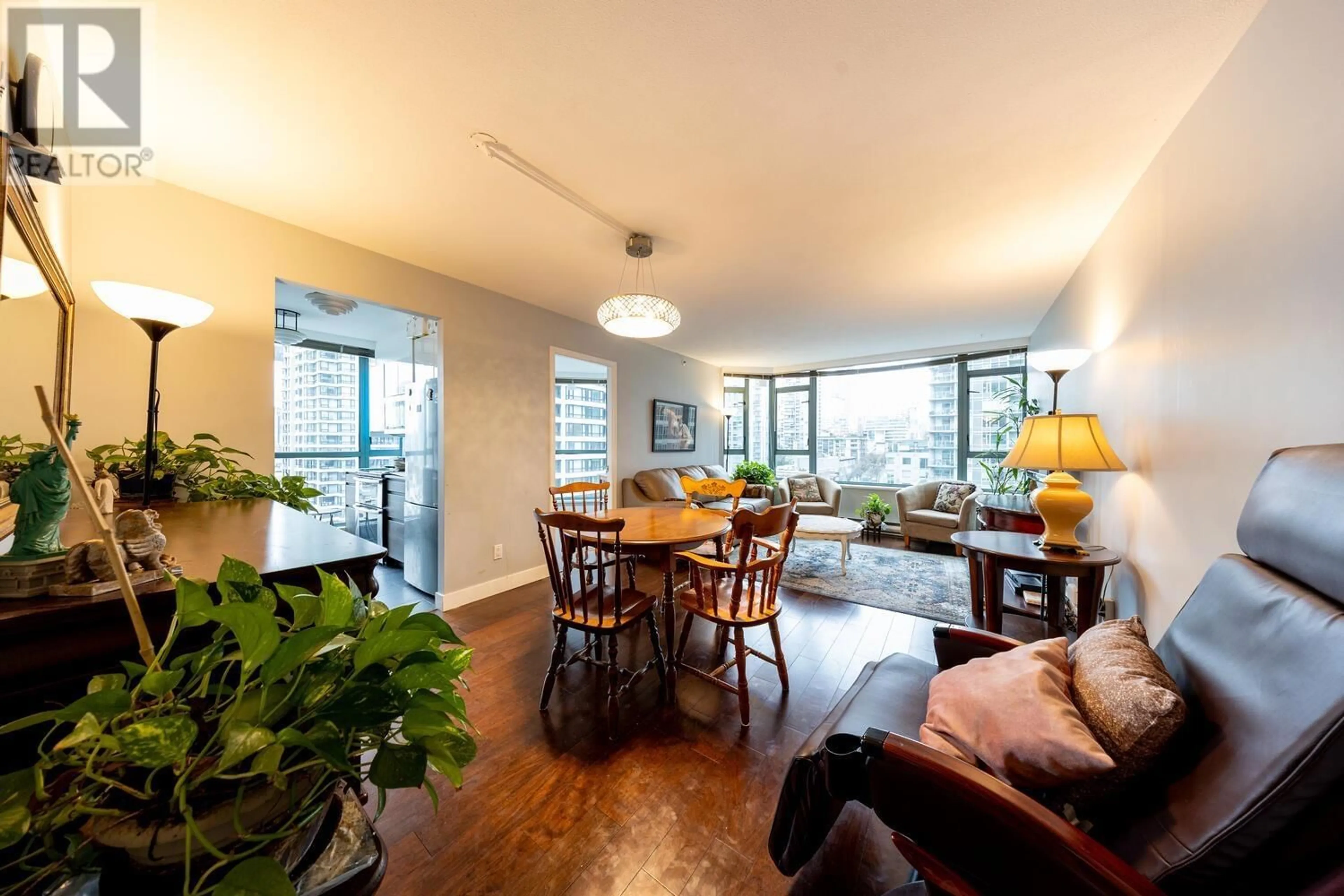 Living room with furniture, unknown for 703 - 888 HAMILTON STREET, Vancouver British Columbia V6B5W4