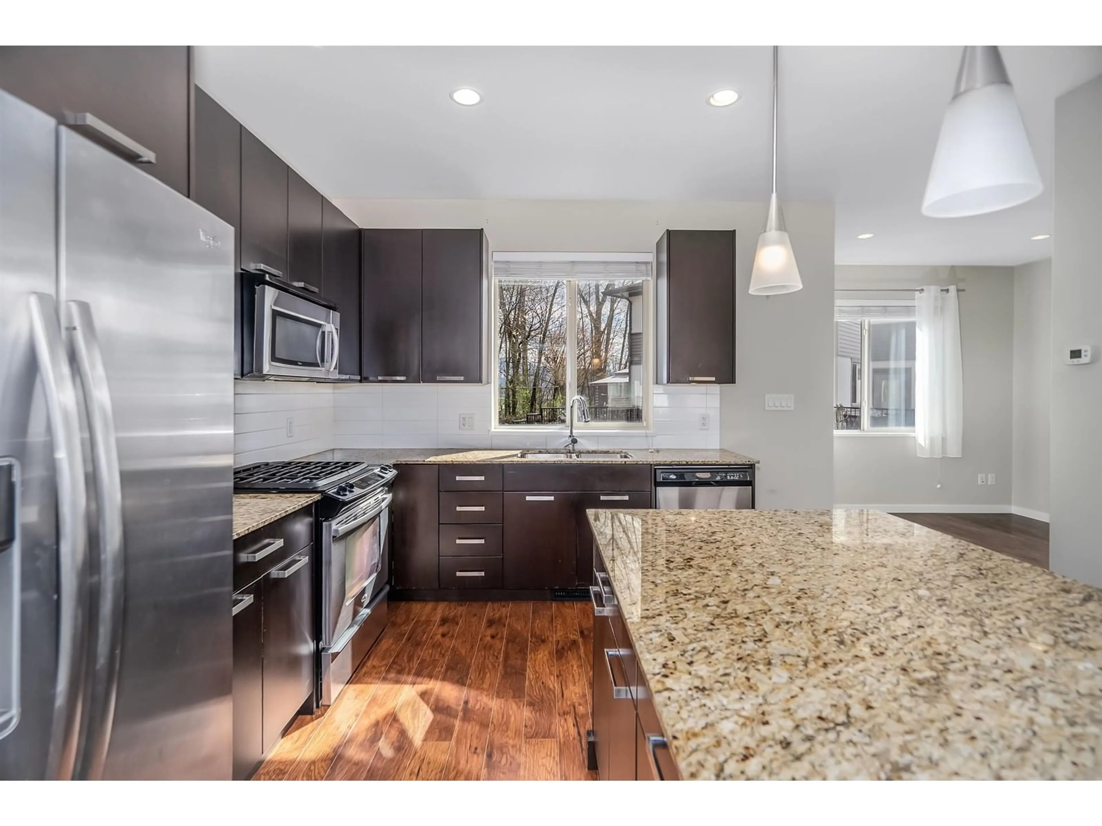 Open concept kitchen, unknown for 35 - 34248 KING, Abbotsford British Columbia V2S0B1