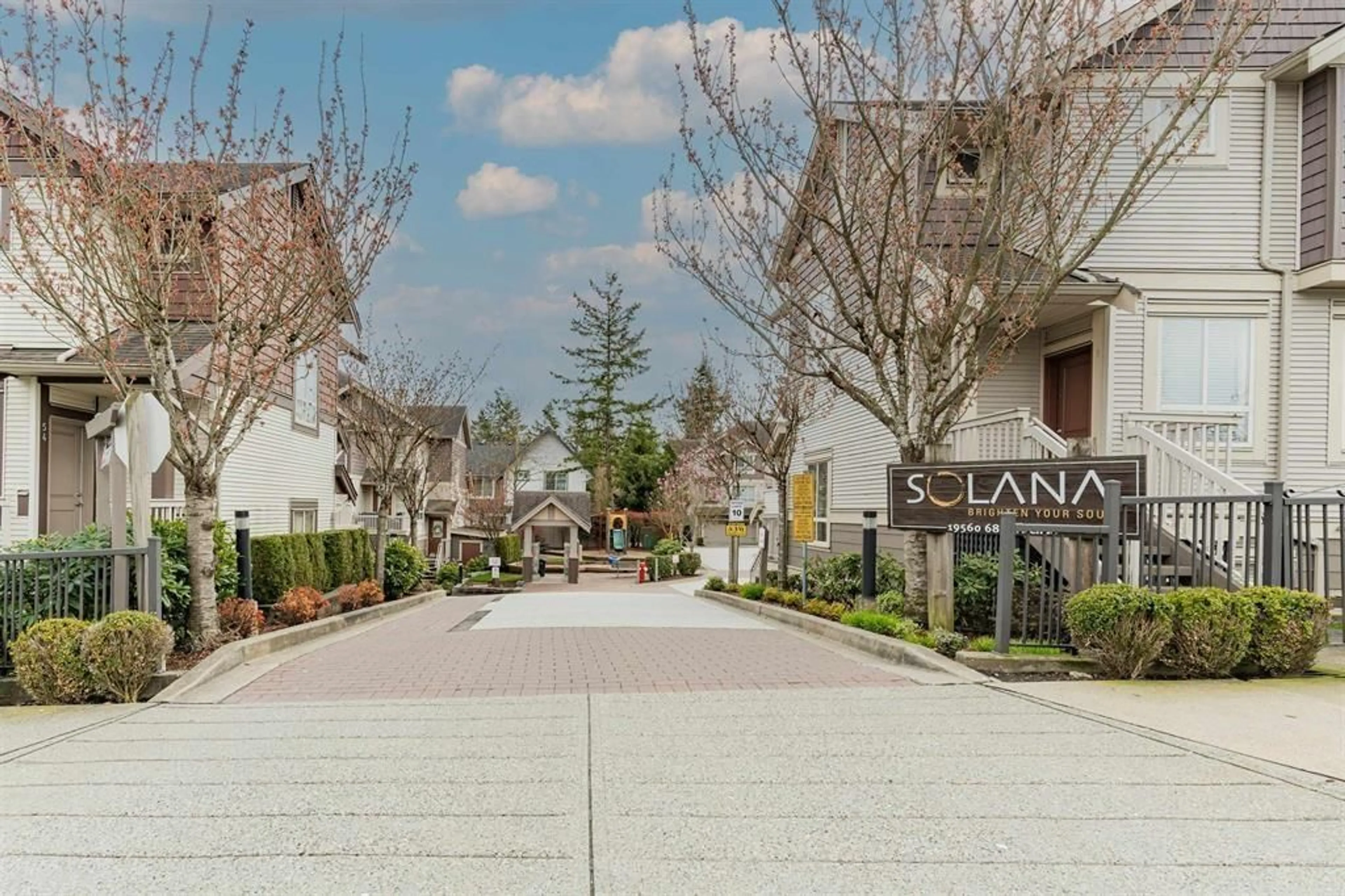 Patio, street for 25 - 19560 68, Surrey British Columbia V4N5Y5