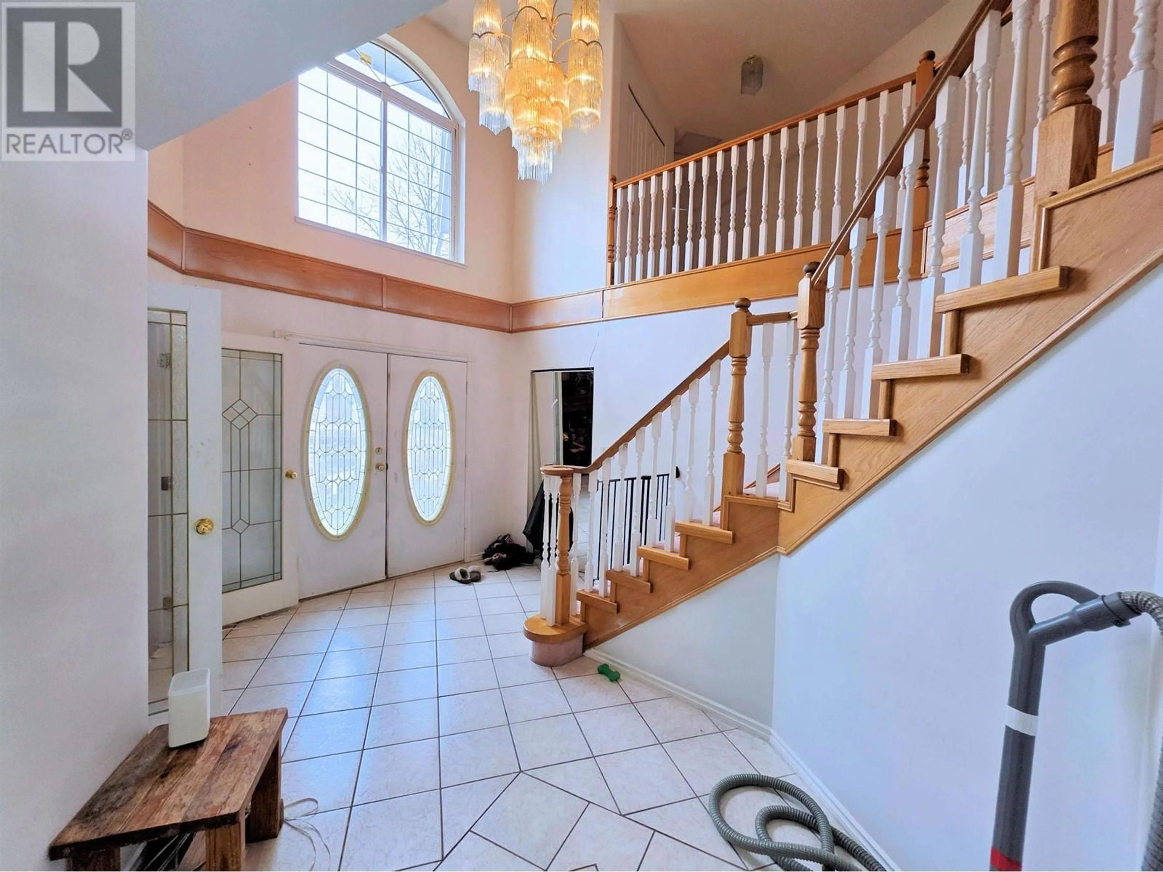 Indoor foyer for 166 BOUCHIE STREET, Quesnel British Columbia V2J1L8