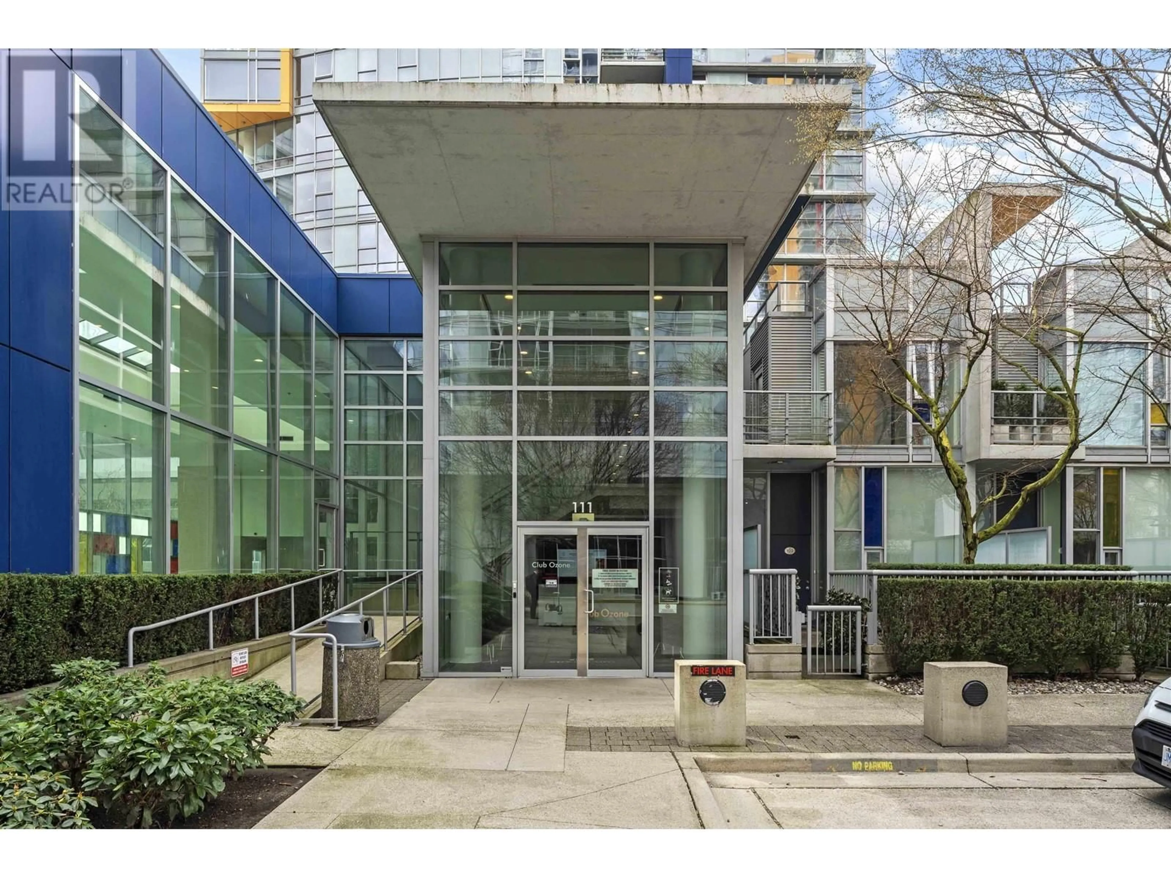 Indoor foyer for 2706 - 668 CITADEL PARADE, Vancouver British Columbia V6B1W6