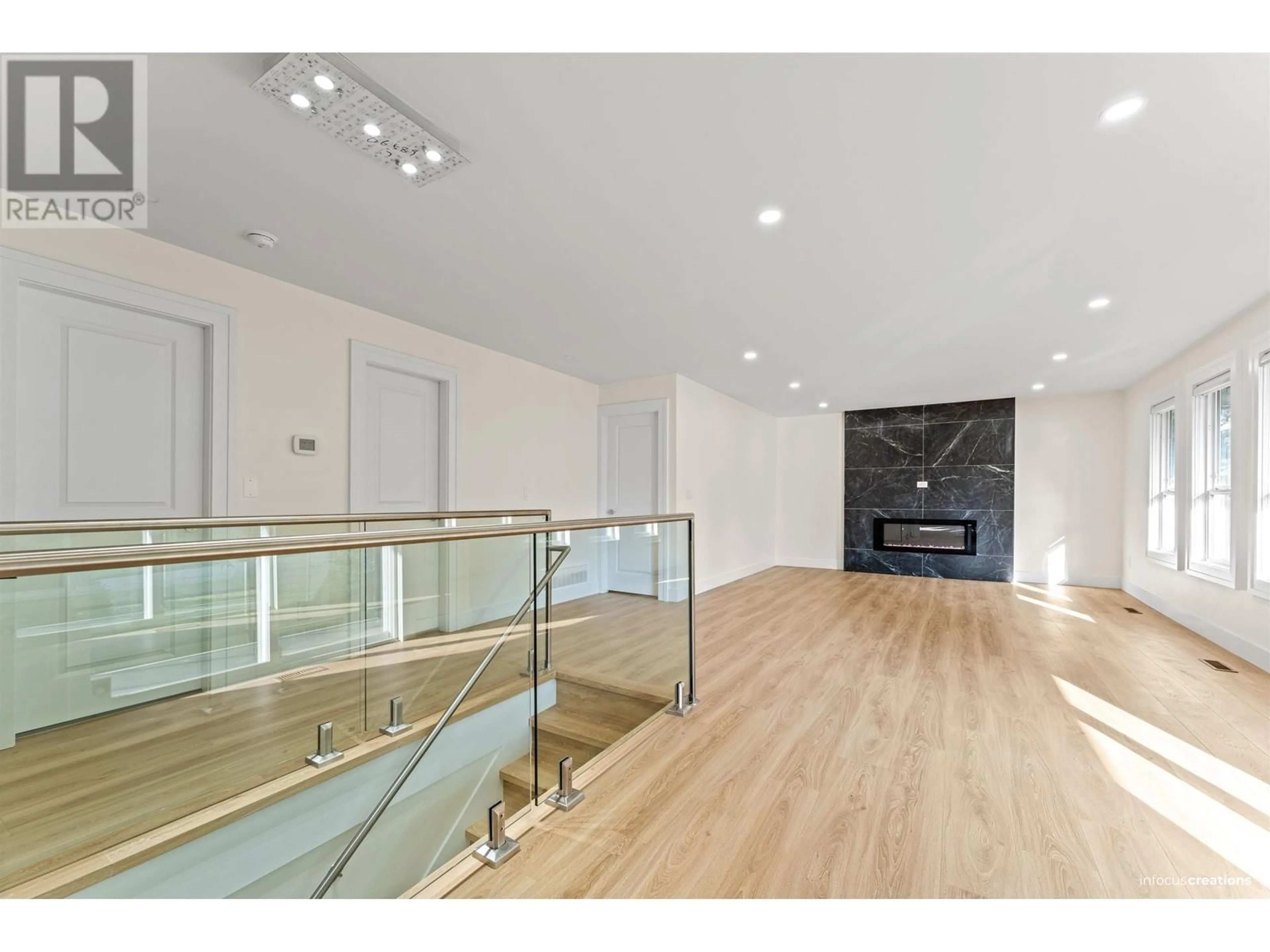 Indoor foyer for 22787 124 AVENUE, Maple Ridge British Columbia V2X4K2