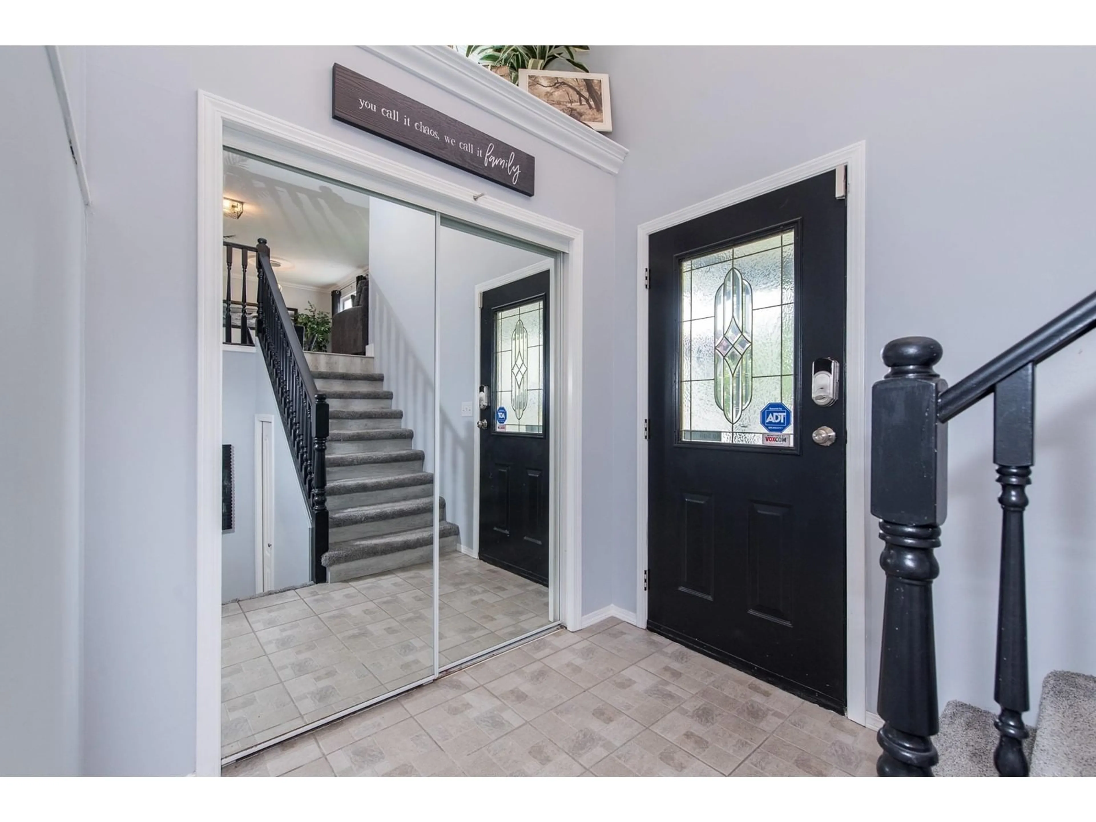 Indoor entryway for 5628 THORNHILL STREET, Chilliwack British Columbia V2R3Y7