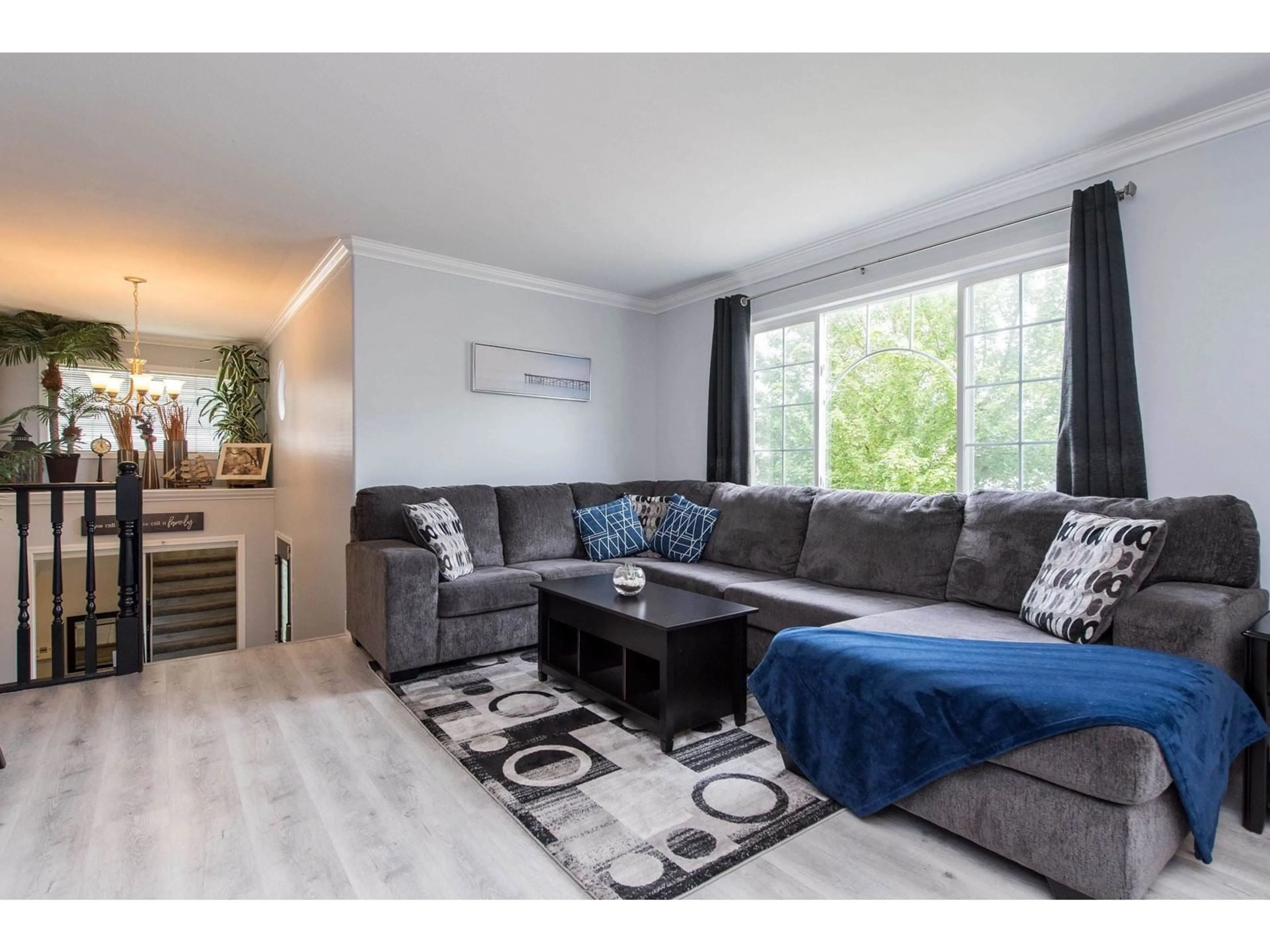 Living room with furniture, unknown for 5628 THORNHILL STREET, Chilliwack British Columbia V2R3Y7