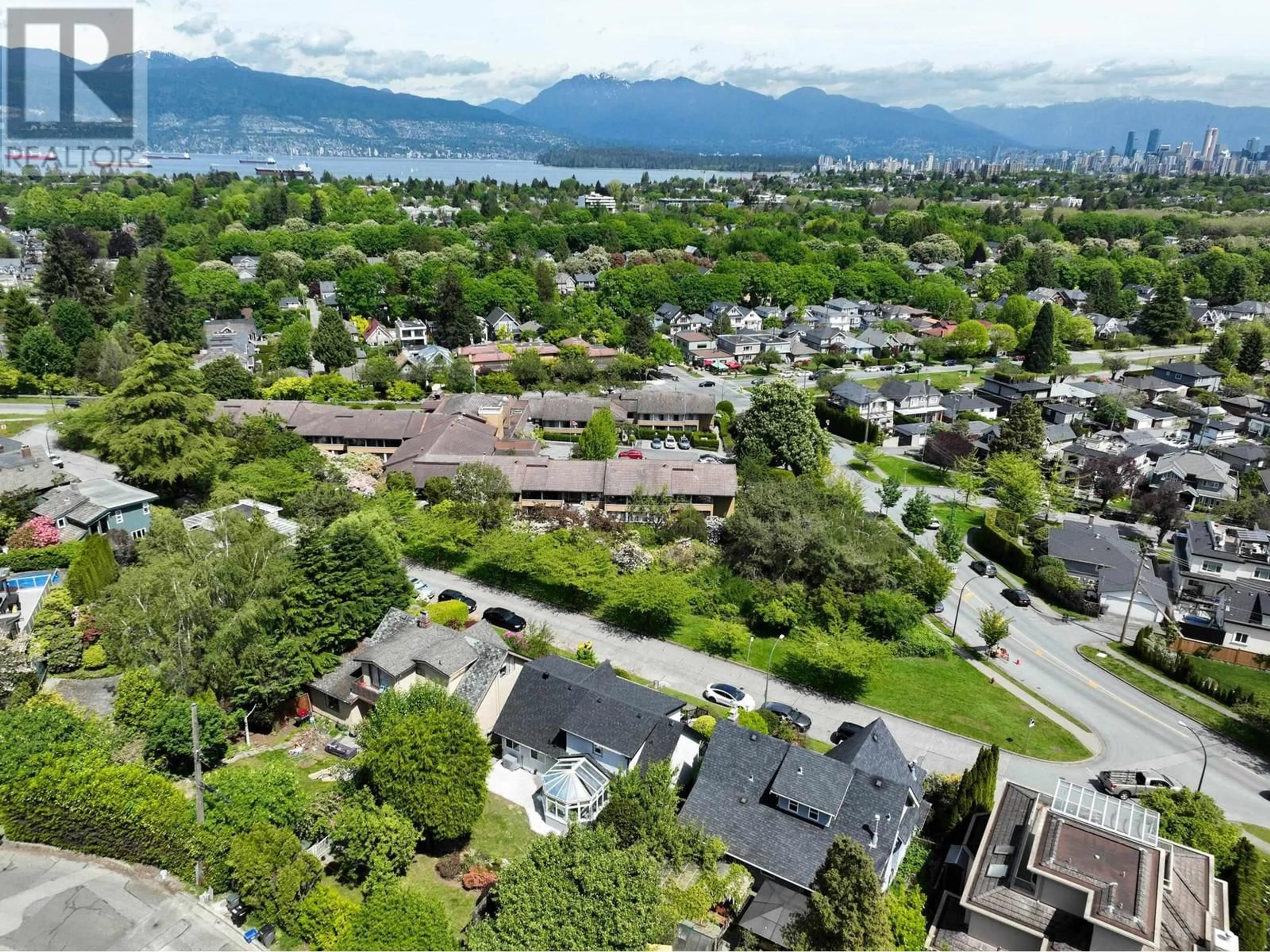 A pic from outside/outdoor area/front of a property/back of a property/a pic from drone, mountain view for 3337 QUESNEL DRIVE, Vancouver British Columbia V6S1Z7