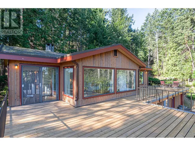 1361 STURDIES BAY ROAD, Galiano Island 5