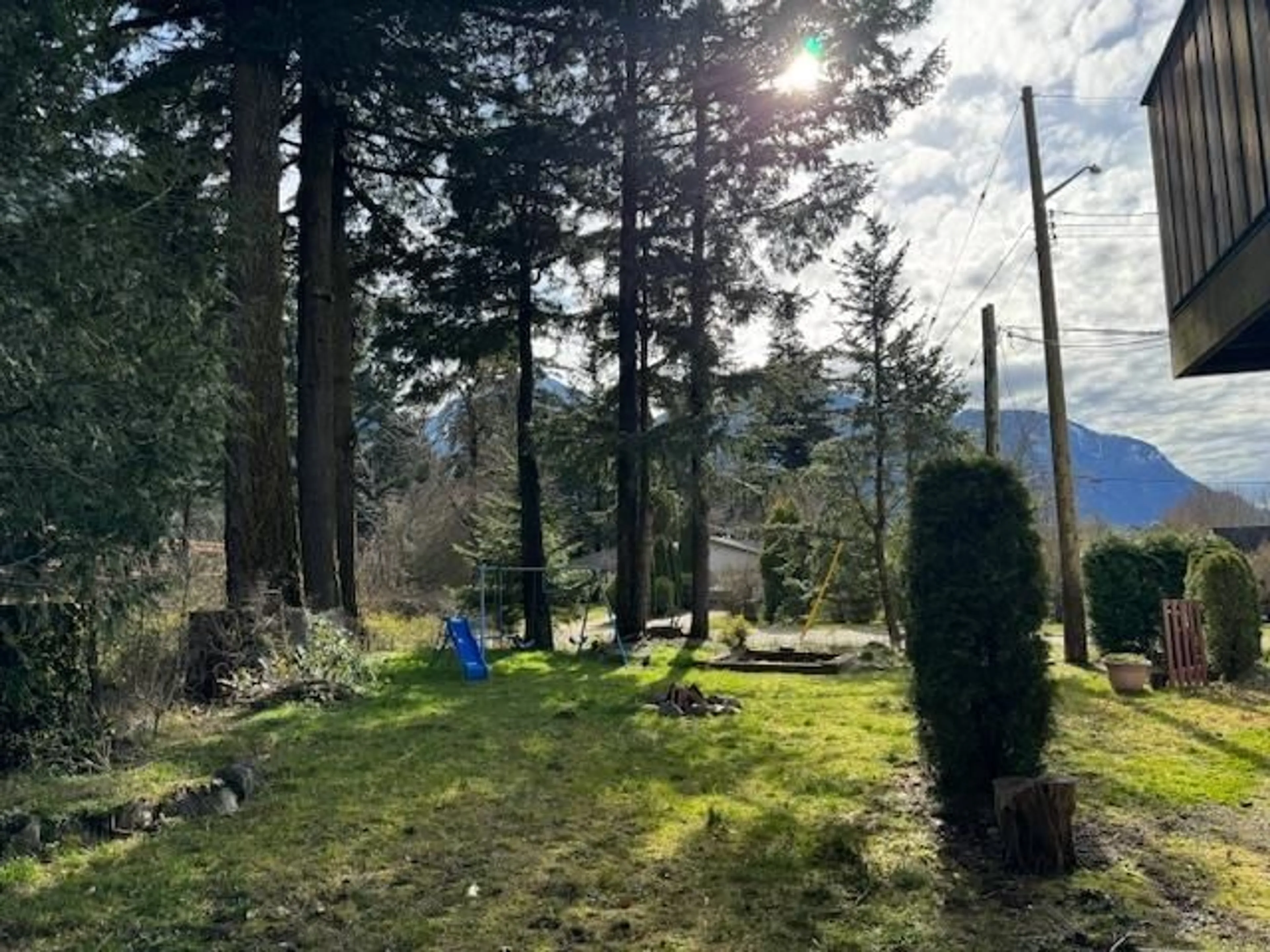 A pic from outside/outdoor area/front of a property/back of a property/a pic from drone, forest/trees view for 410 HUDSON BAY STREET, Hope British Columbia V0X1L4