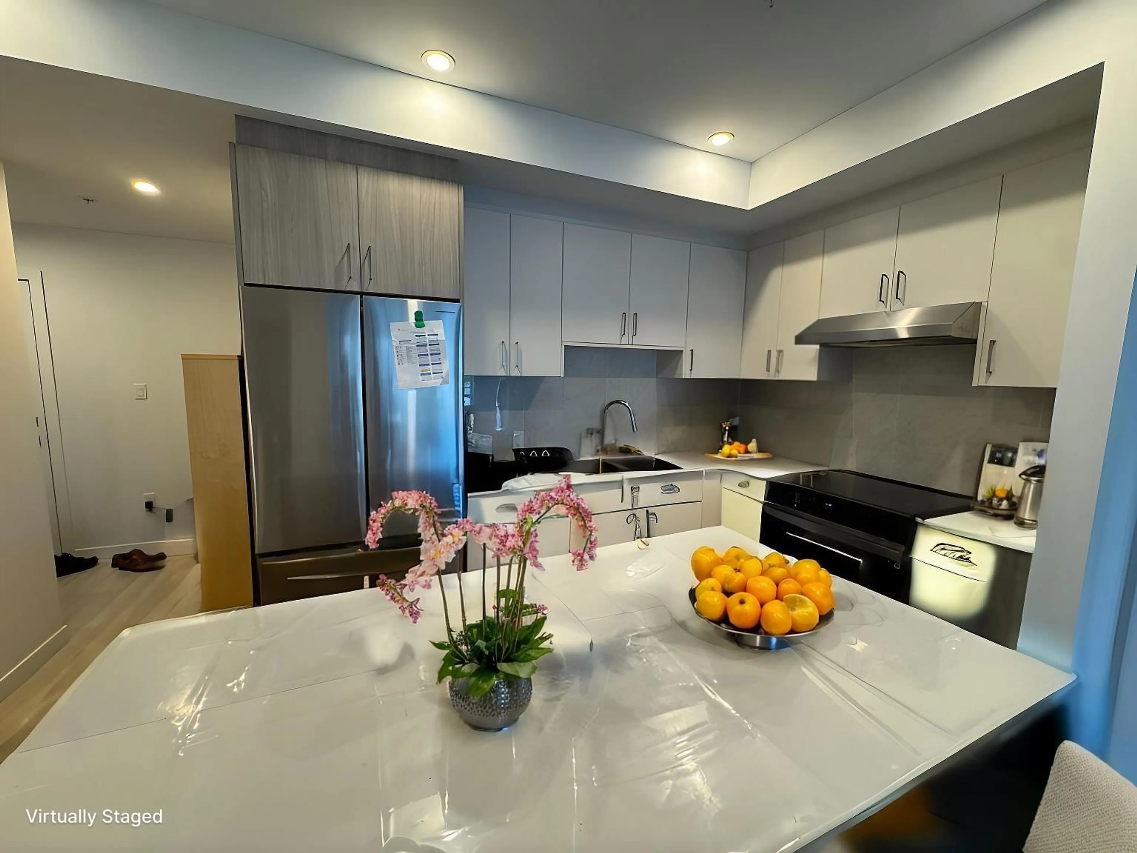 Open concept kitchen, unknown for 102 - 13838 108, Surrey British Columbia V3T0T8