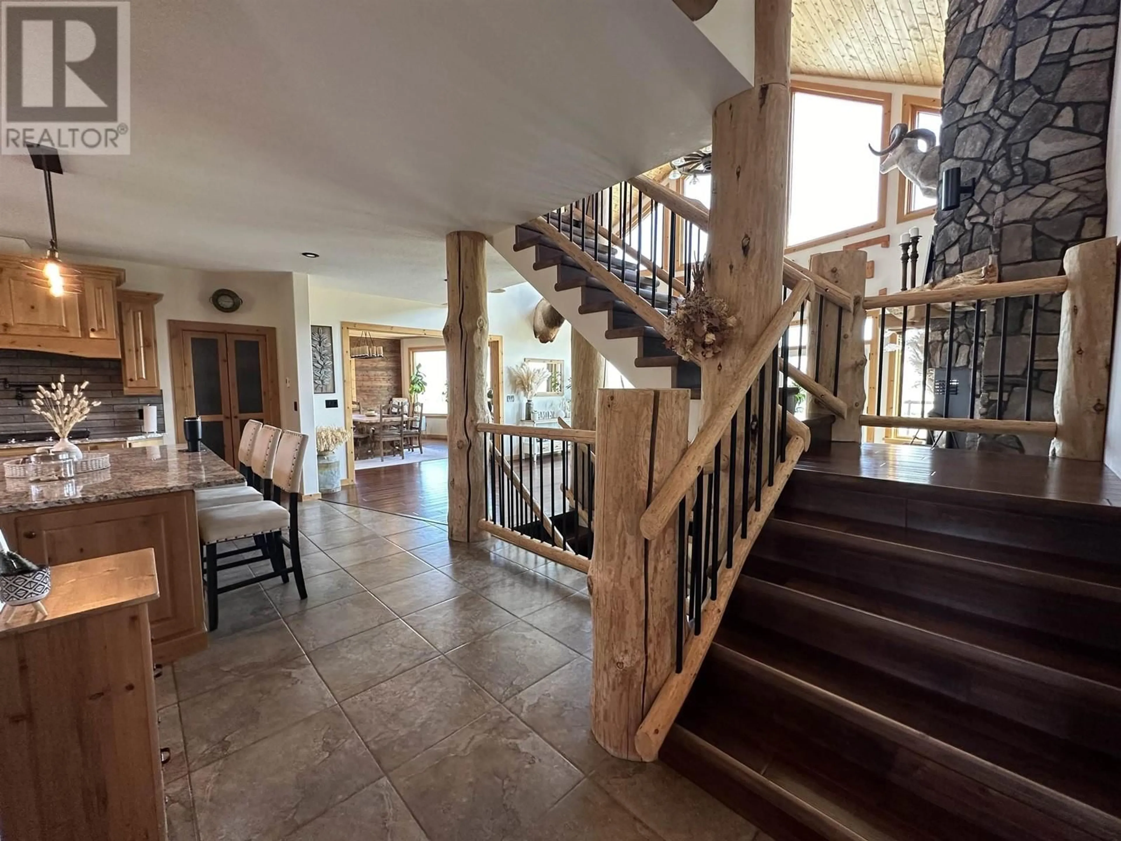 Indoor foyer for 16767 277 ROAD, Fort St. John British Columbia V0C1Y0