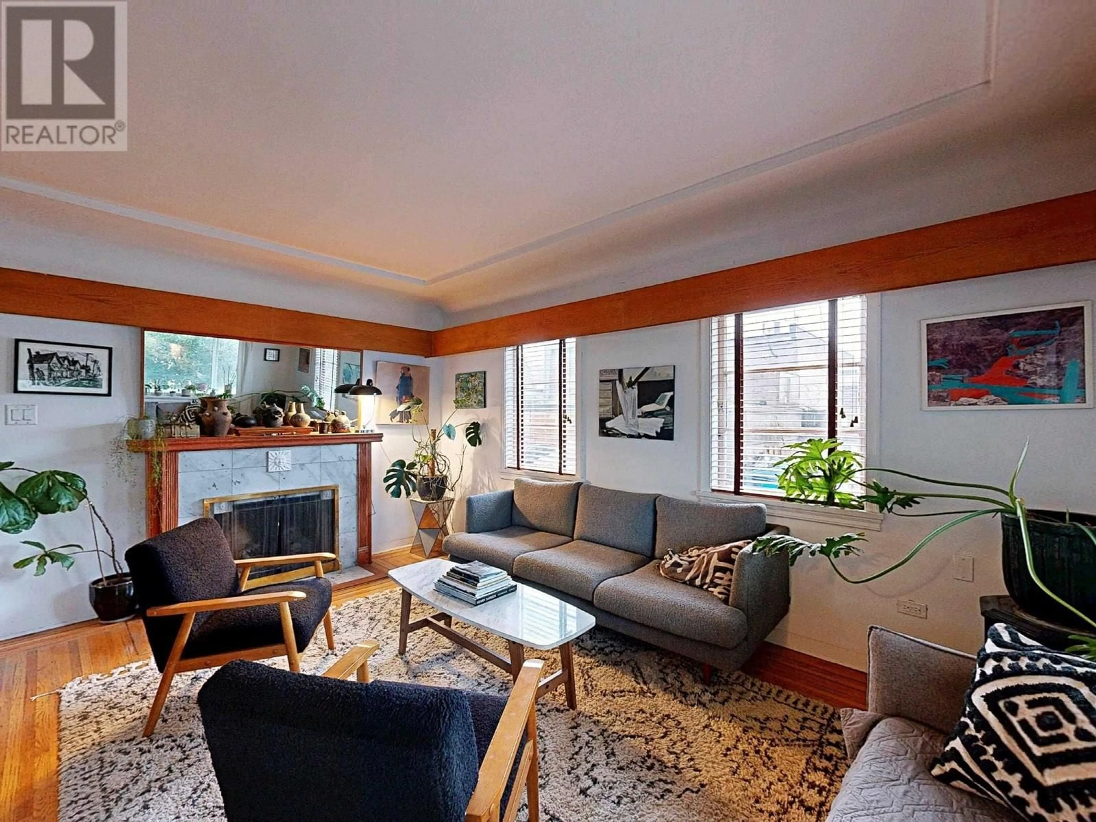 Living room with furniture, unknown for 228 26TH AVENUE, Vancouver British Columbia V5V2H3
