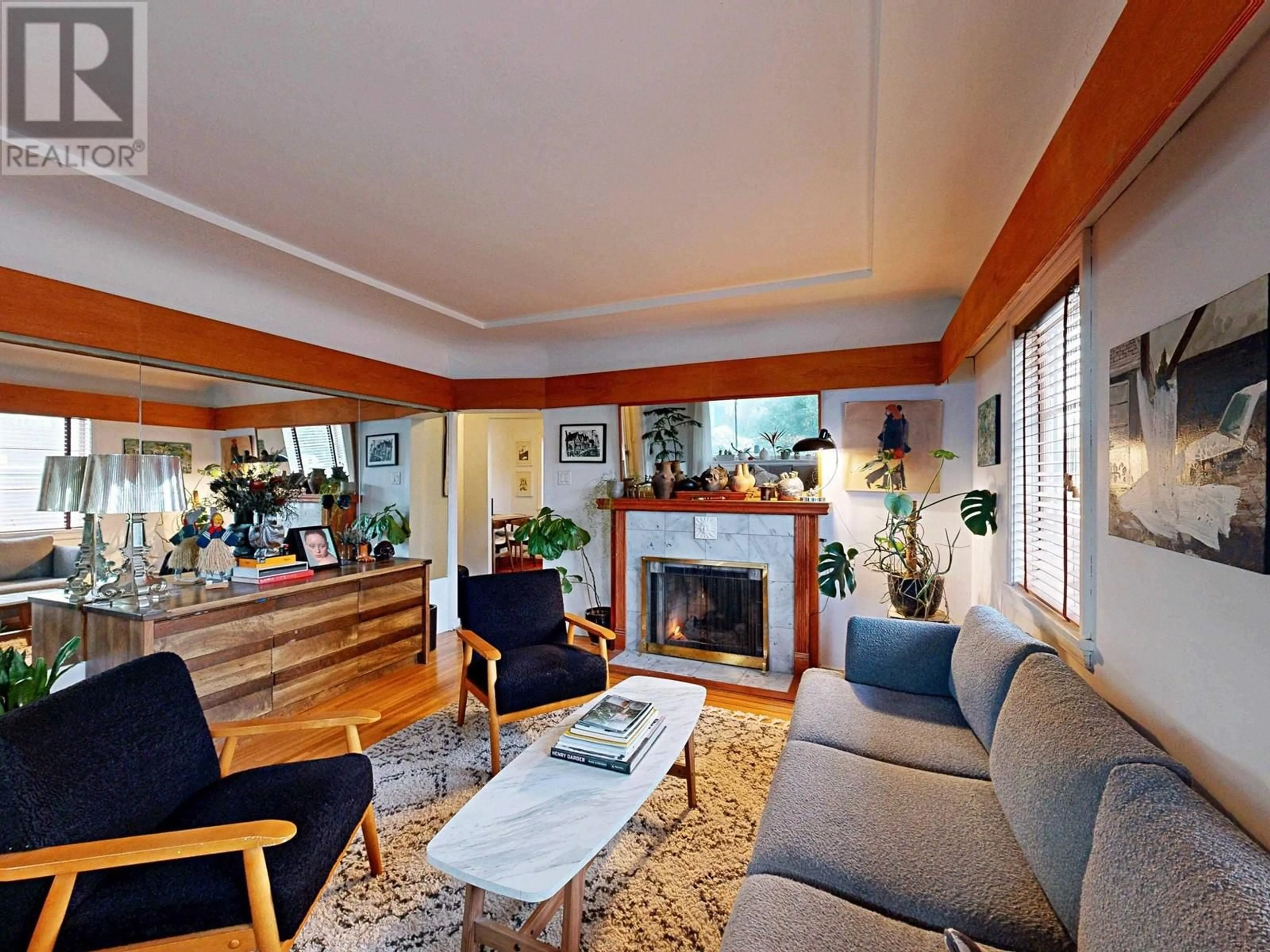 Living room with furniture, unknown for 228 26TH AVENUE, Vancouver British Columbia V5V2H3