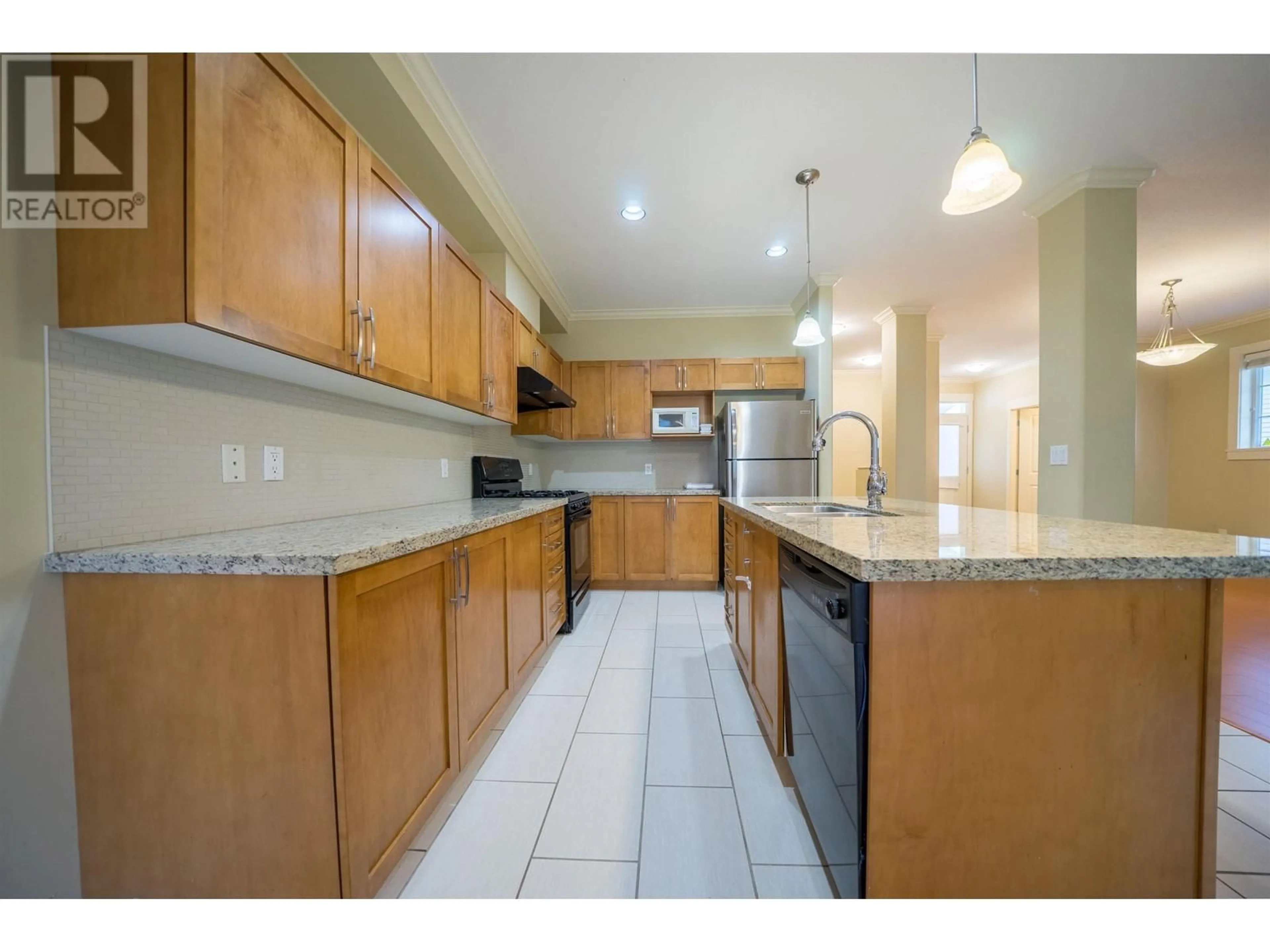 Standard kitchen, ceramic/tile floor for 25 - 7171 STEVESTON HIGHWAY, Richmond British Columbia V7A5K4