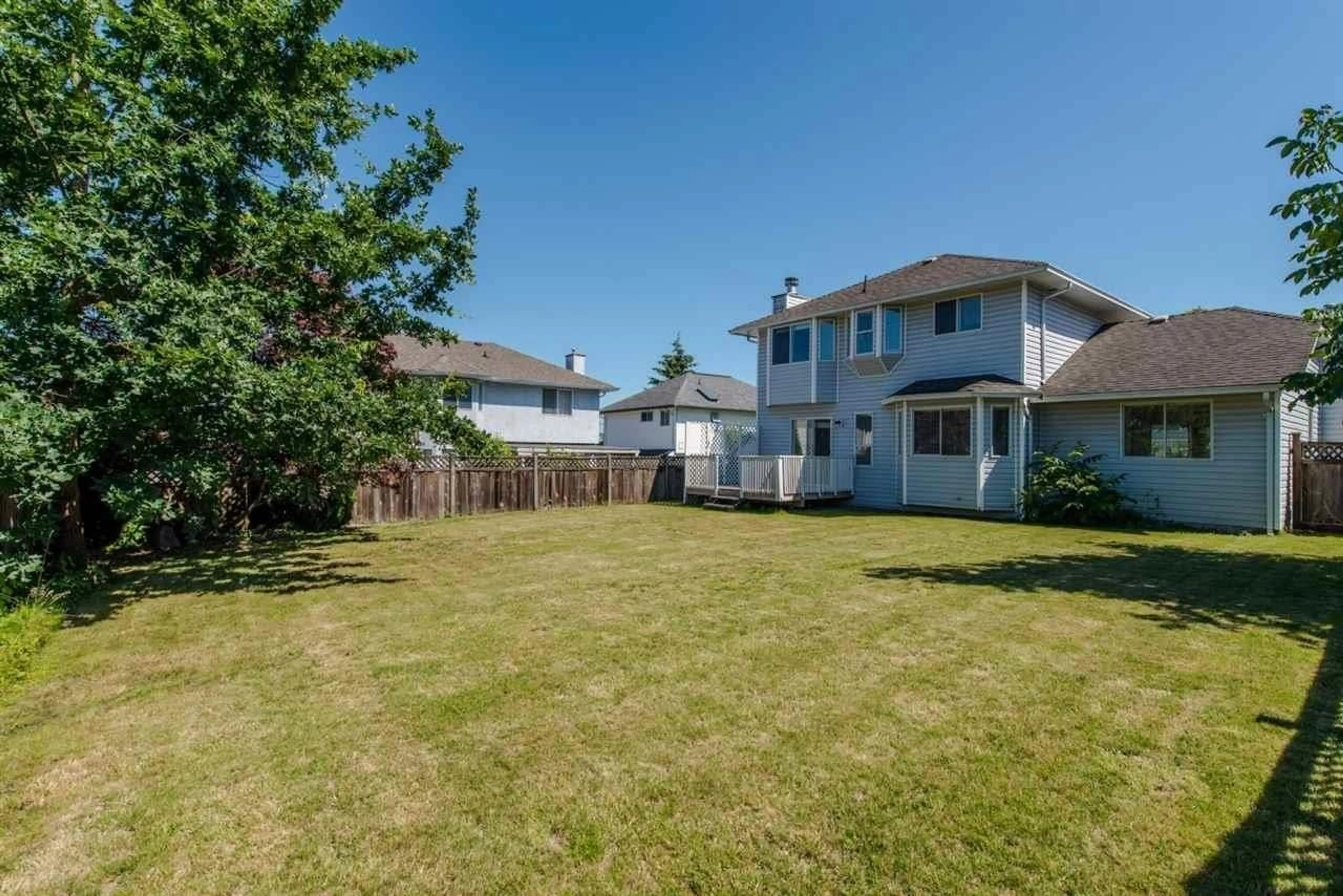 A pic from outside/outdoor area/front of a property/back of a property/a pic from drone, unknown for 15935 88A, Surrey British Columbia V4N2X9