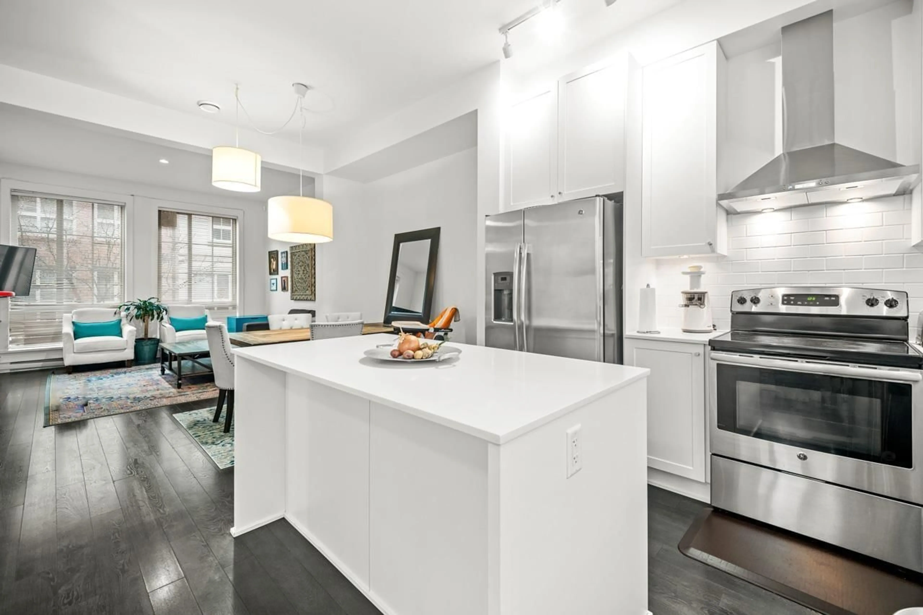 Open concept kitchen, unknown for 32 - 16261 23A, Surrey British Columbia V4A2C9