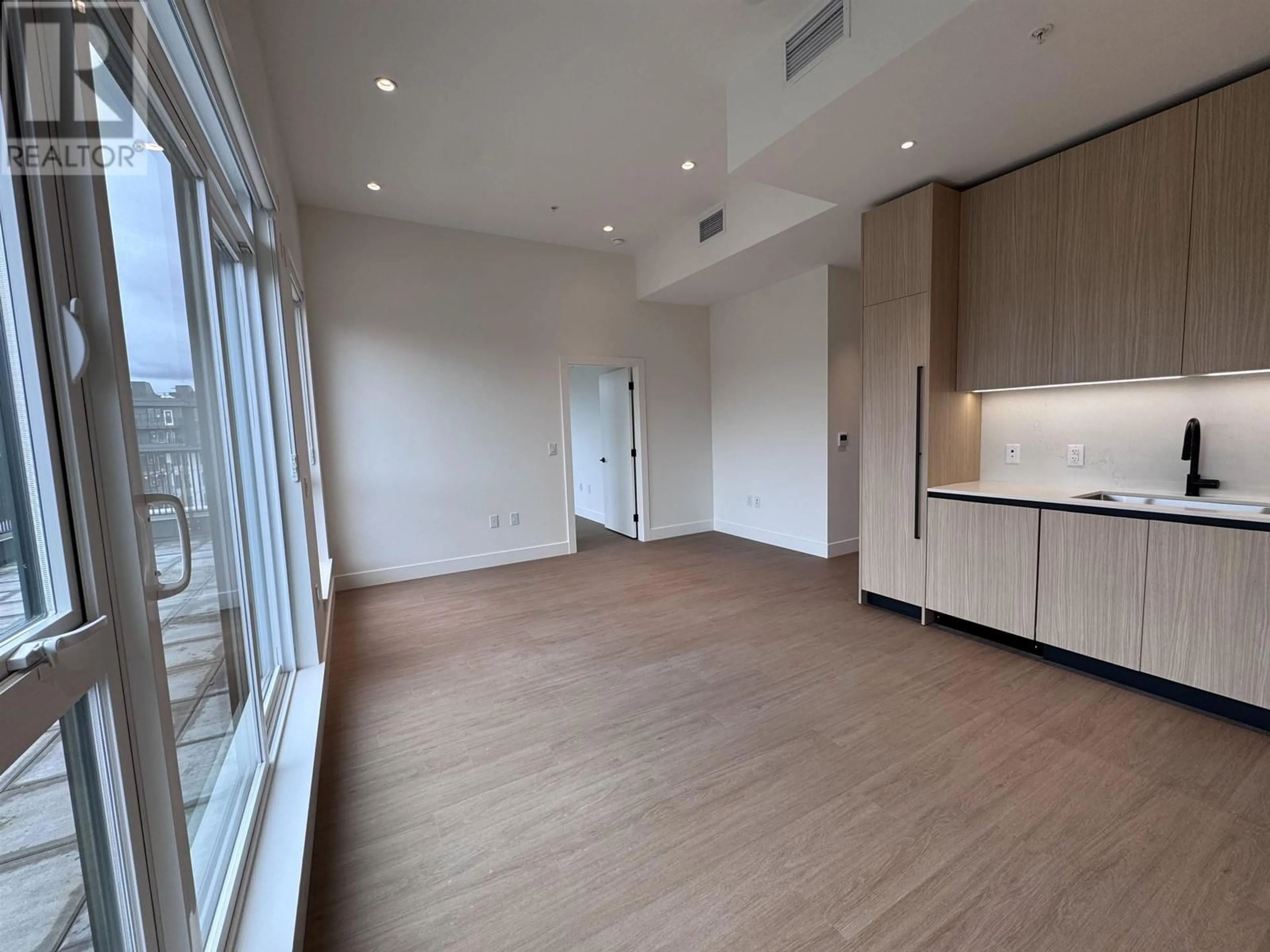 A pic of a room for 601 - 2235 BROADWAY, Vancouver British Columbia V5N0J5