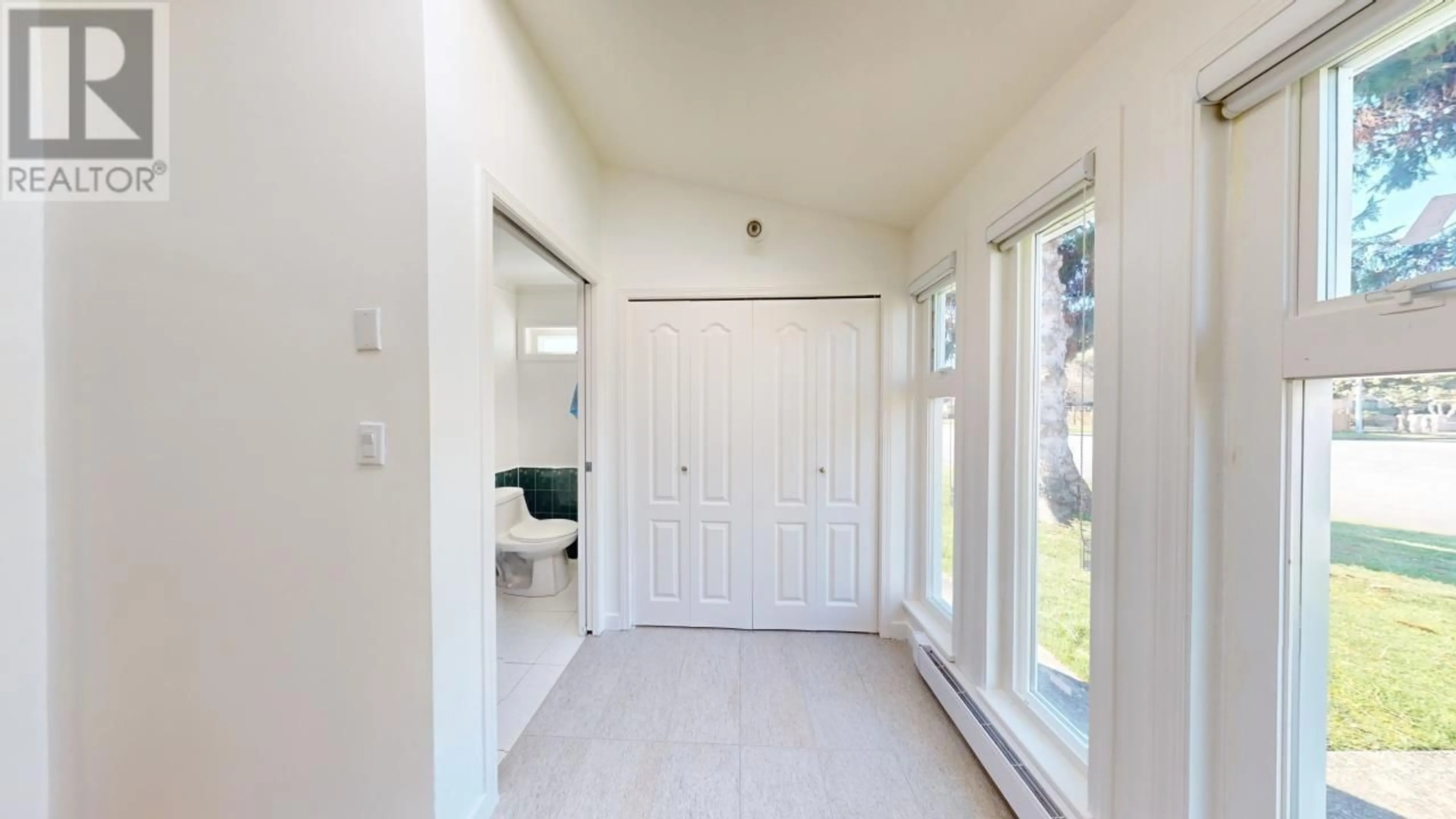 Indoor entryway for 7920 FROBISHER DRIVE, Richmond British Columbia V7C4N5