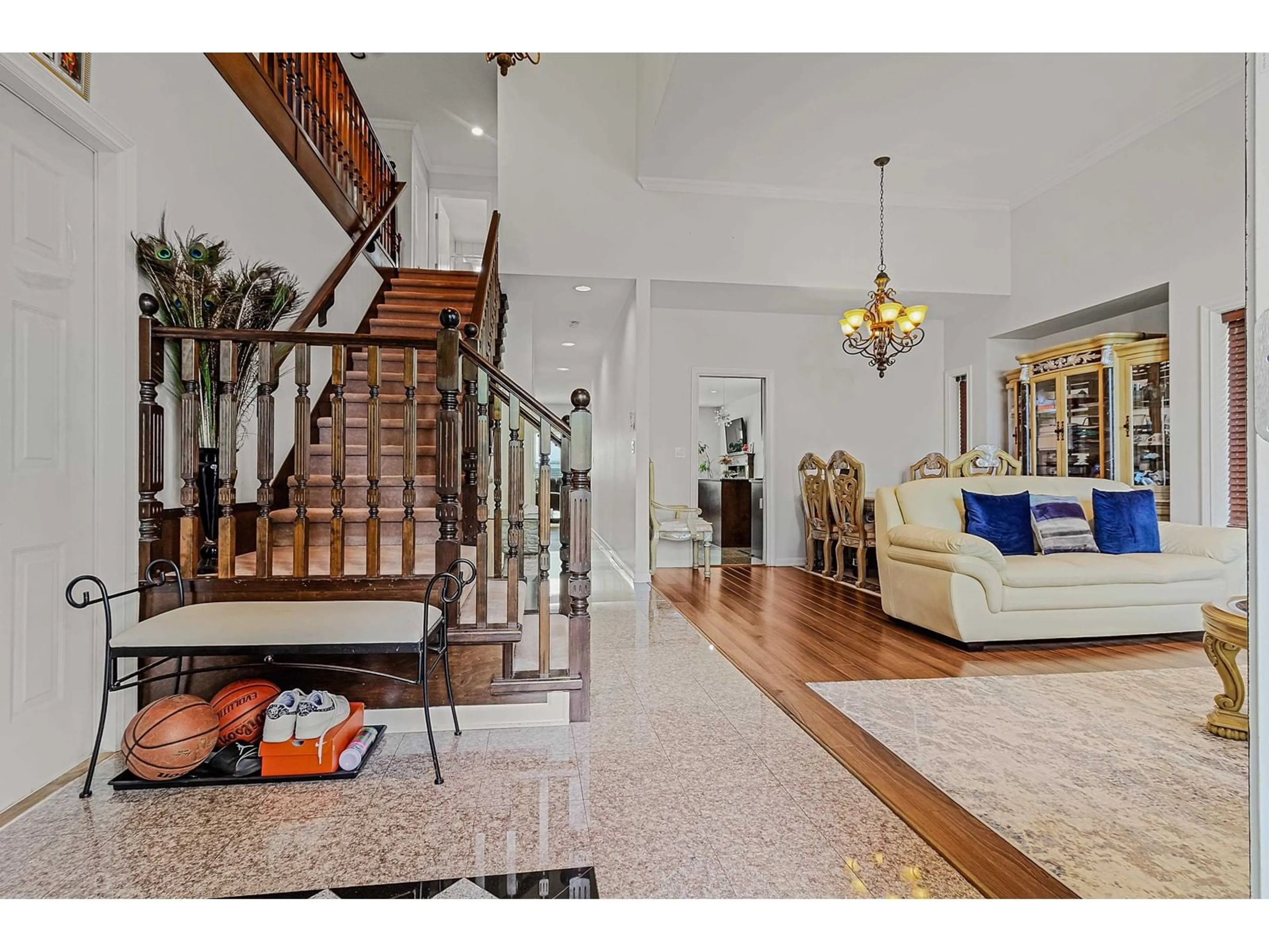 Indoor foyer for 17460 64A, Surrey British Columbia V3S3K9