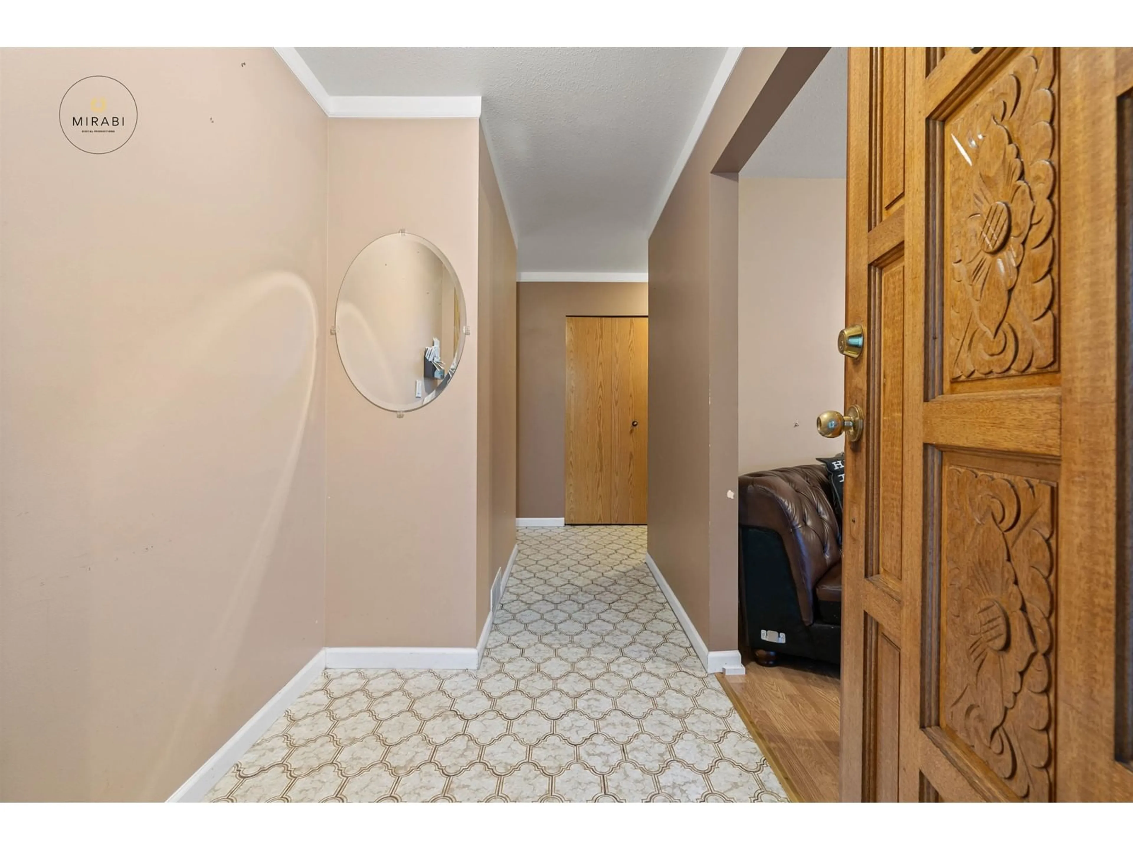 Indoor entryway for 19976 49, Langley British Columbia V3A3R6