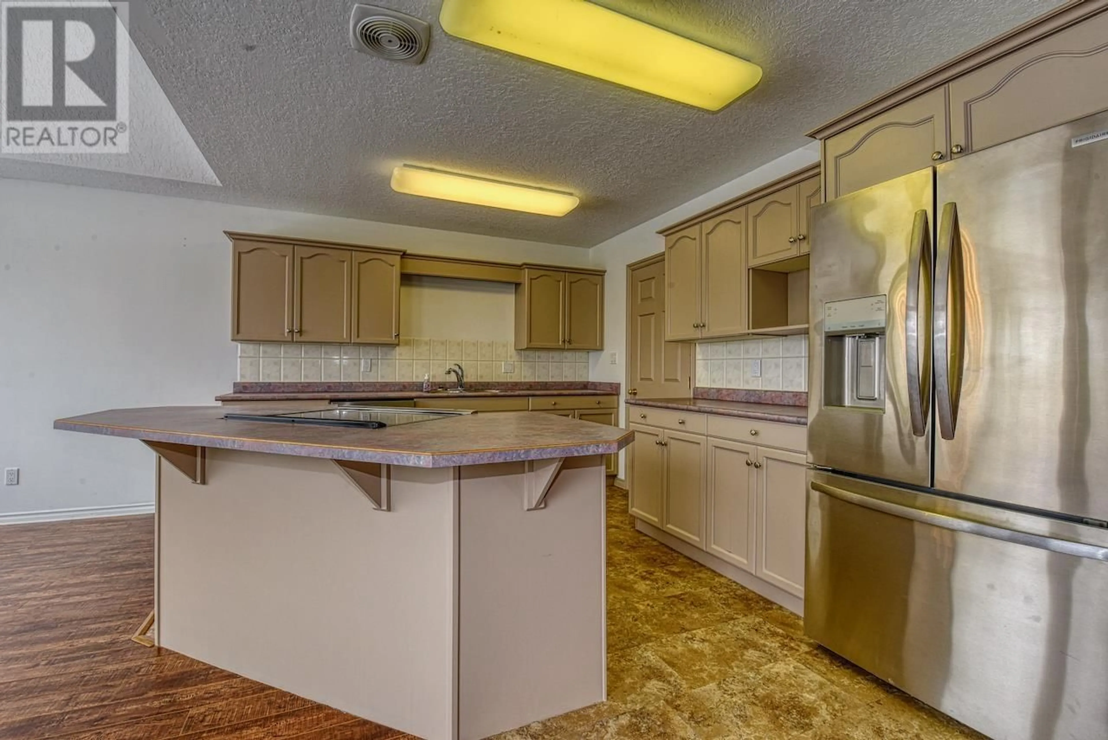 Standard kitchen, unknown for 9 - 11 EAGLE CRESCENT, Williams Lake British Columbia V2G4R6
