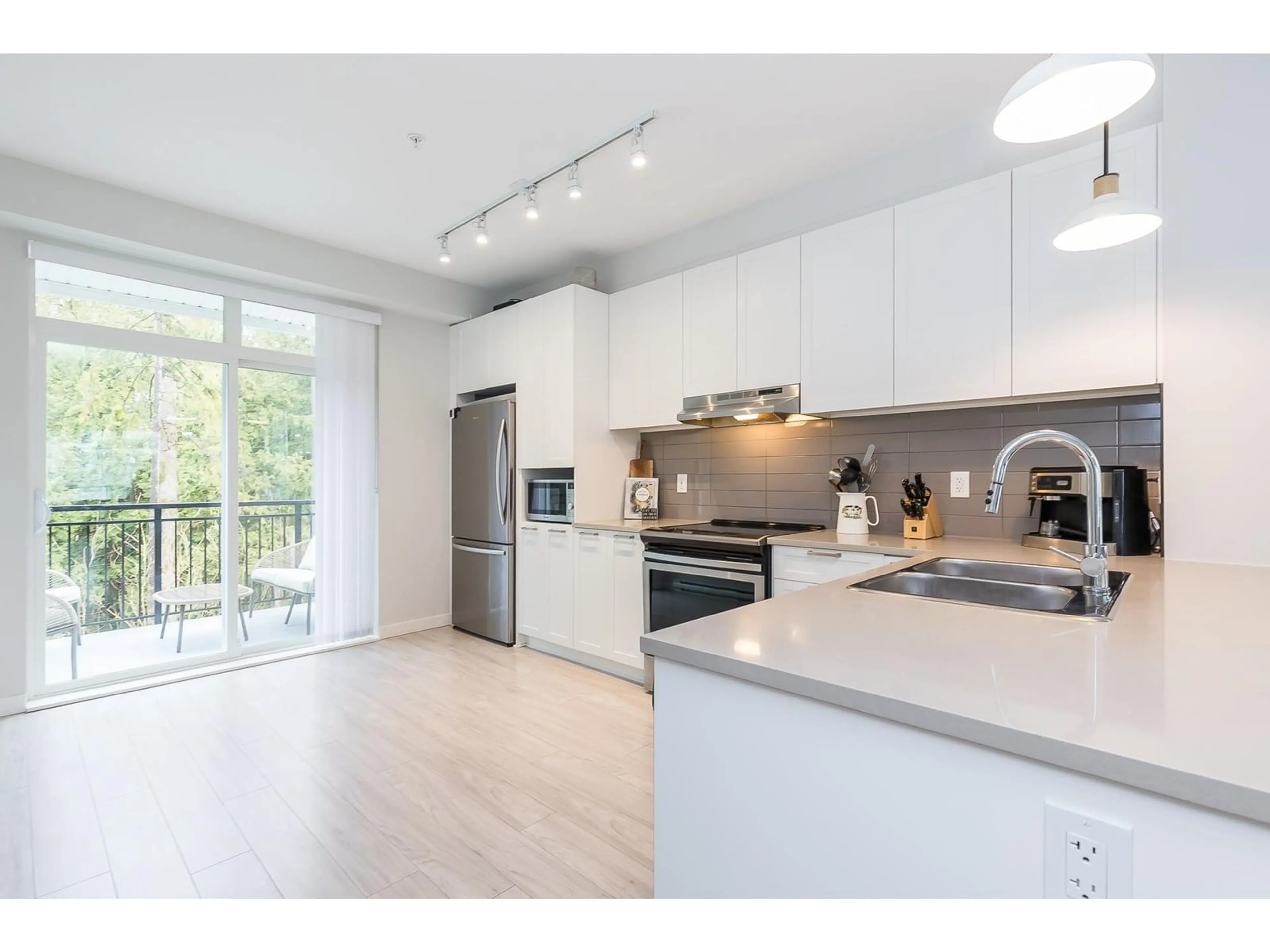 Open concept kitchen, unknown for 8 - 8335 NELSON, Mission British Columbia V4S0E4
