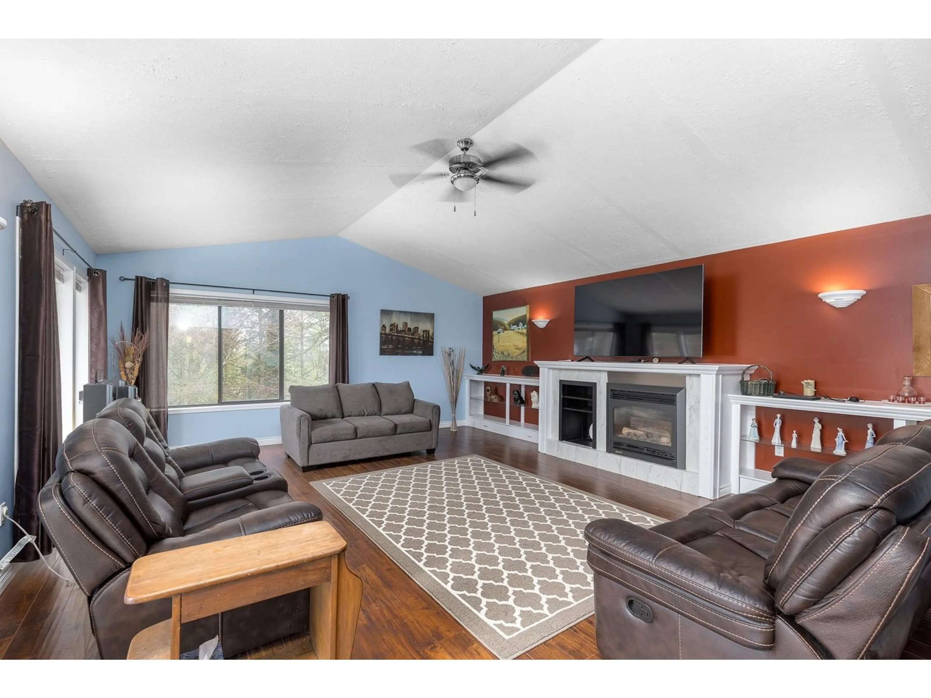 Living room with furniture, unknown for 2055 LION, Abbotsford British Columbia V3G1G3