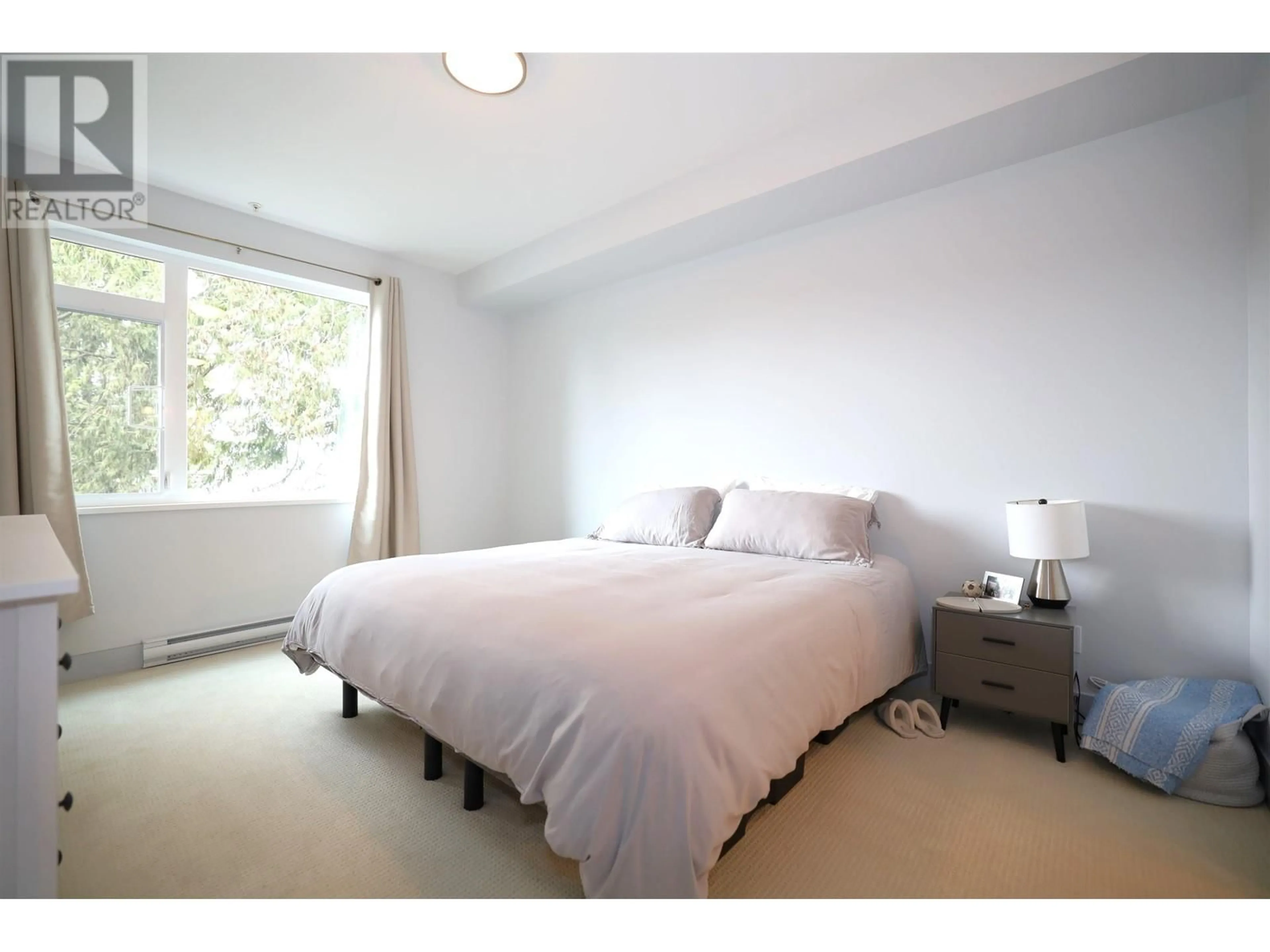 A pic of a room for 209 - 5682 WHARF AVENUE, Sechelt British Columbia V7Z0J3