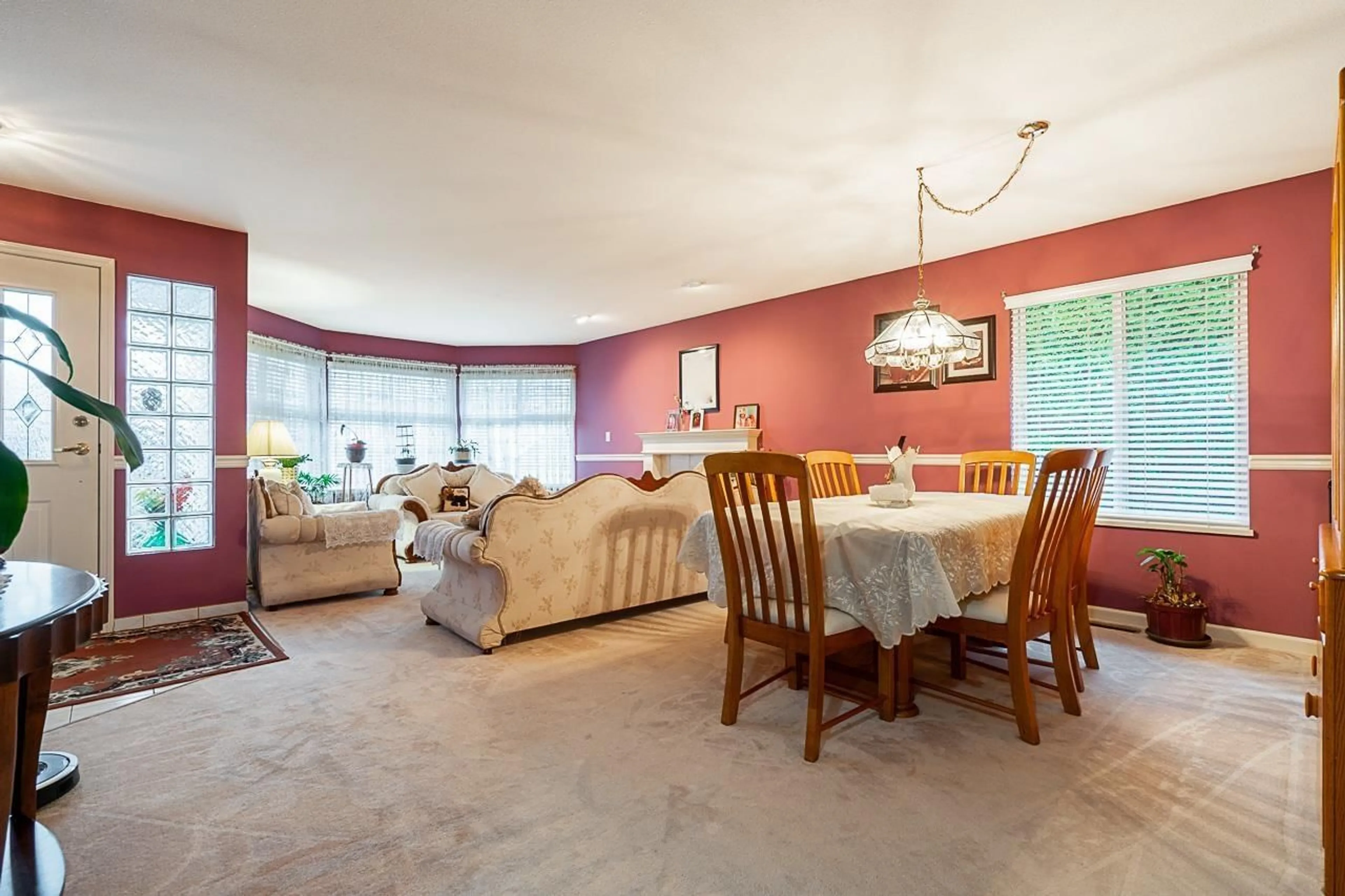 Dining room, unknown for 16732 83, Surrey British Columbia V4N3H4