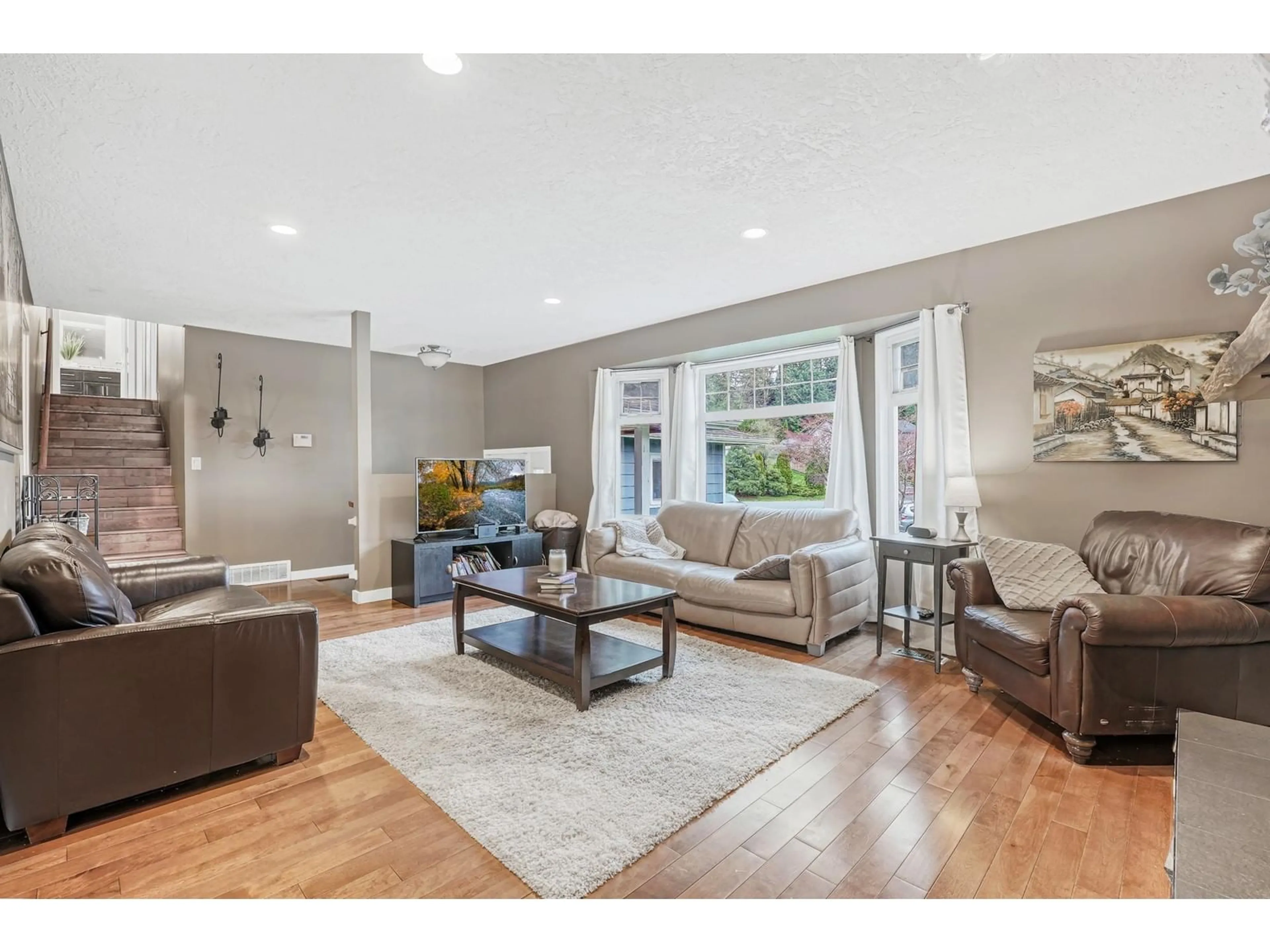 Living room with furniture, unknown for 2488 CAMERON, Abbotsford British Columbia V3G2A9