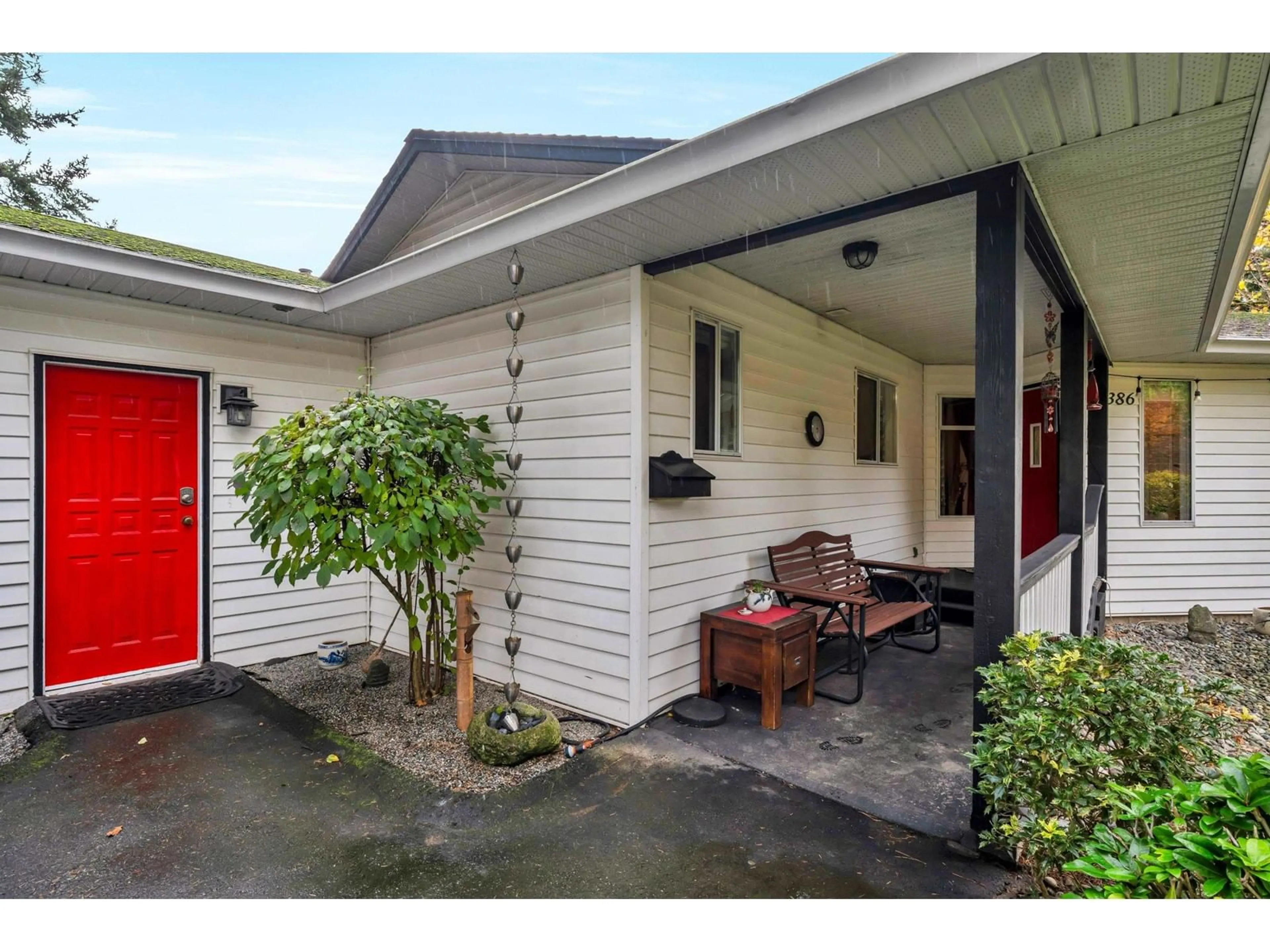 Unknown for 34386 FRASER, Abbotsford British Columbia V2S6T8