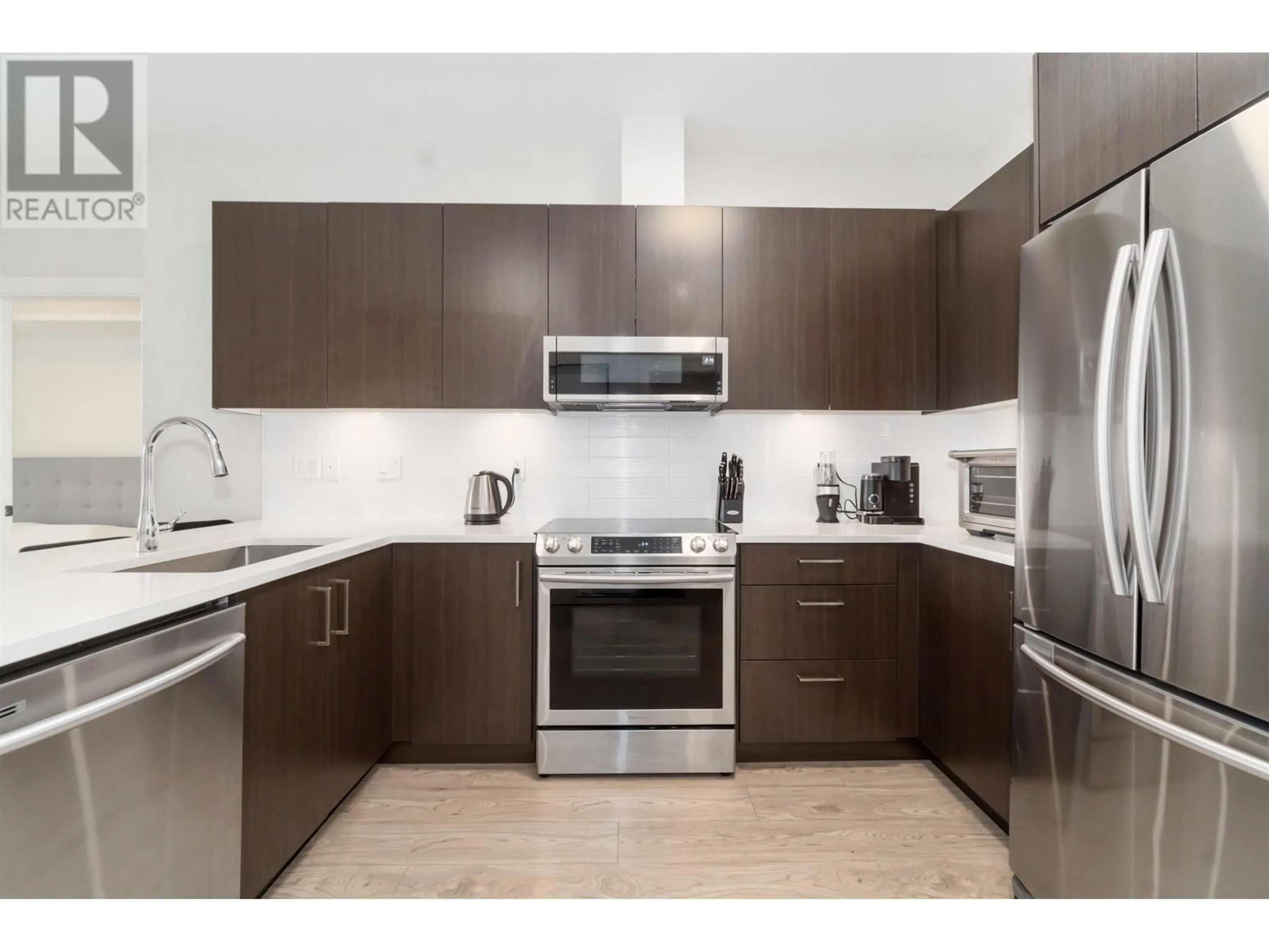 Standard kitchen, unknown for 409 - 1633 TATLOW AVENUE, North Vancouver British Columbia V7P2Z8