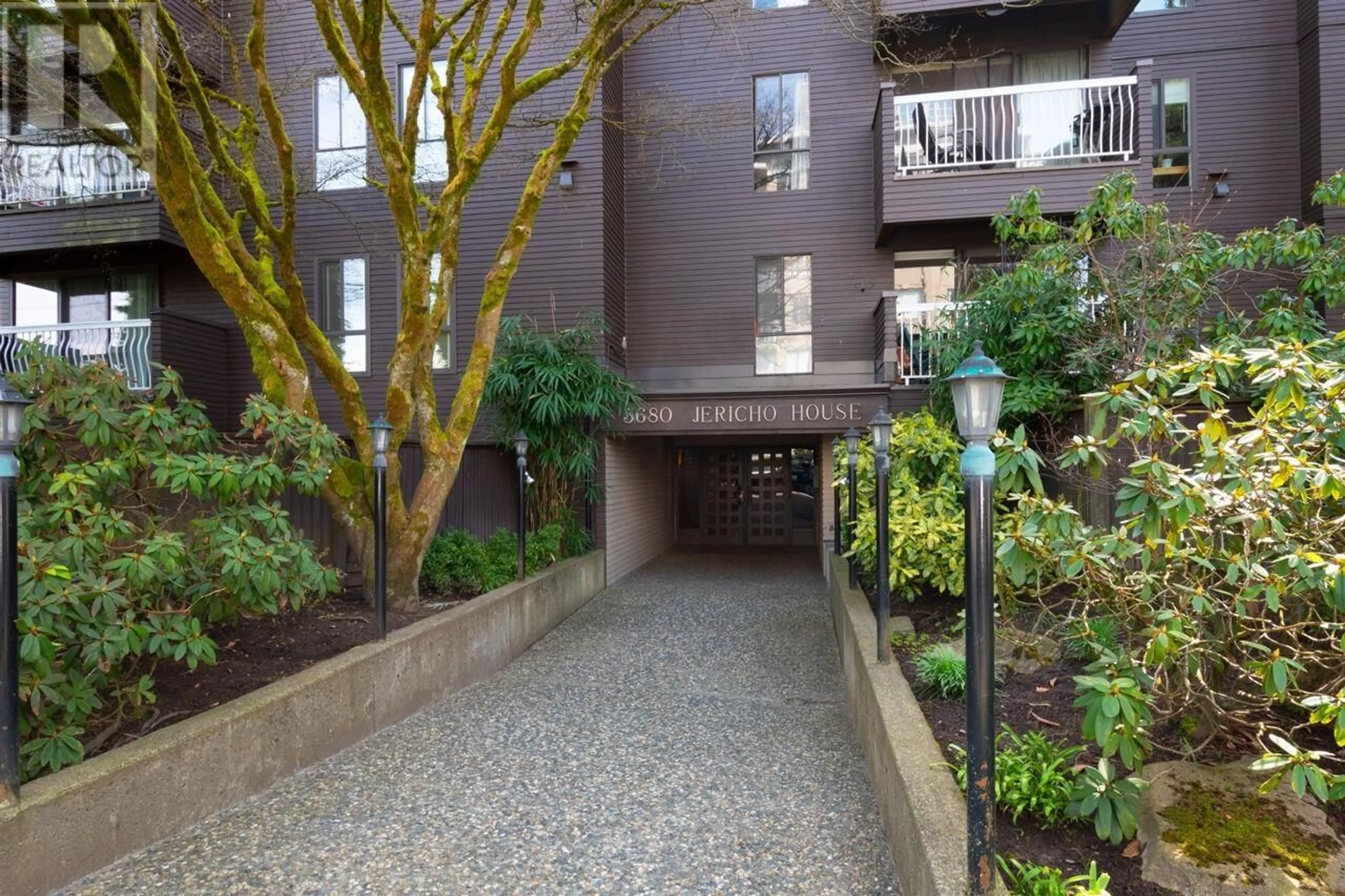 Patio, street for 305 - 3680 7TH AVENUE, Vancouver British Columbia V6R1W4