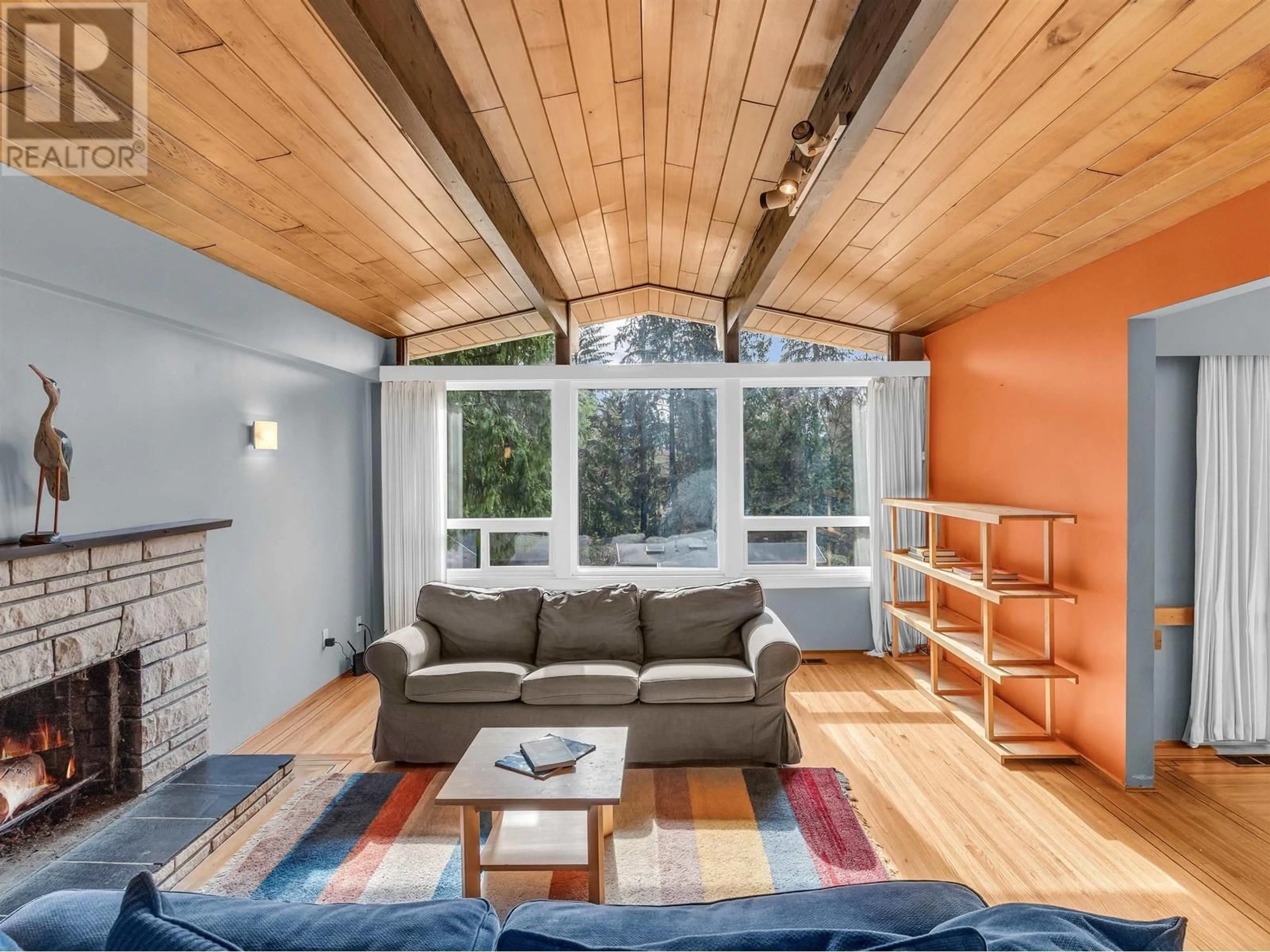 Living room with furniture, wood/laminate floor for 2422 HYANNIS DRIVE, North Vancouver British Columbia V7H2E6