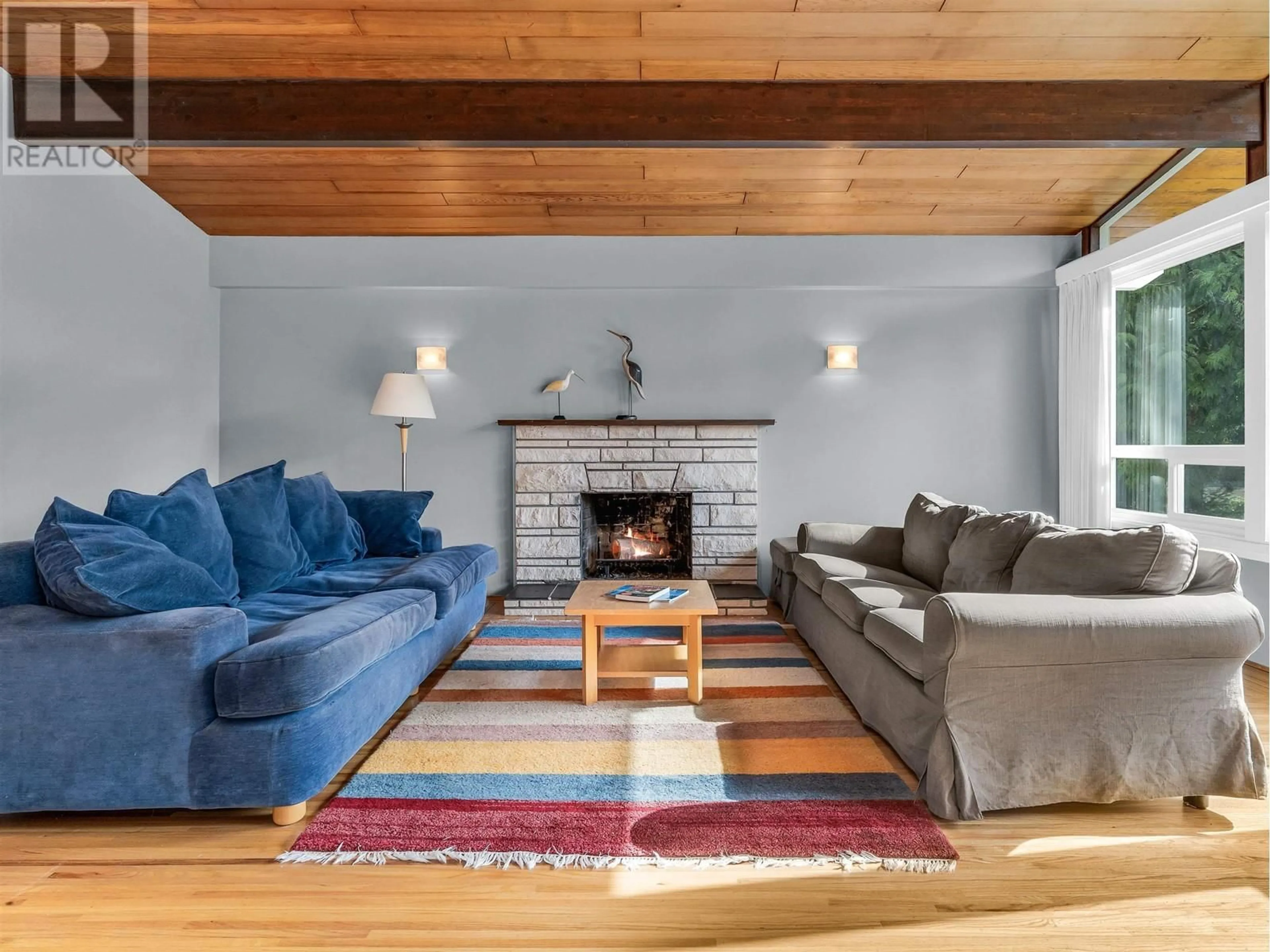 Living room with furniture, unknown for 2422 HYANNIS DRIVE, North Vancouver British Columbia V7H2E6