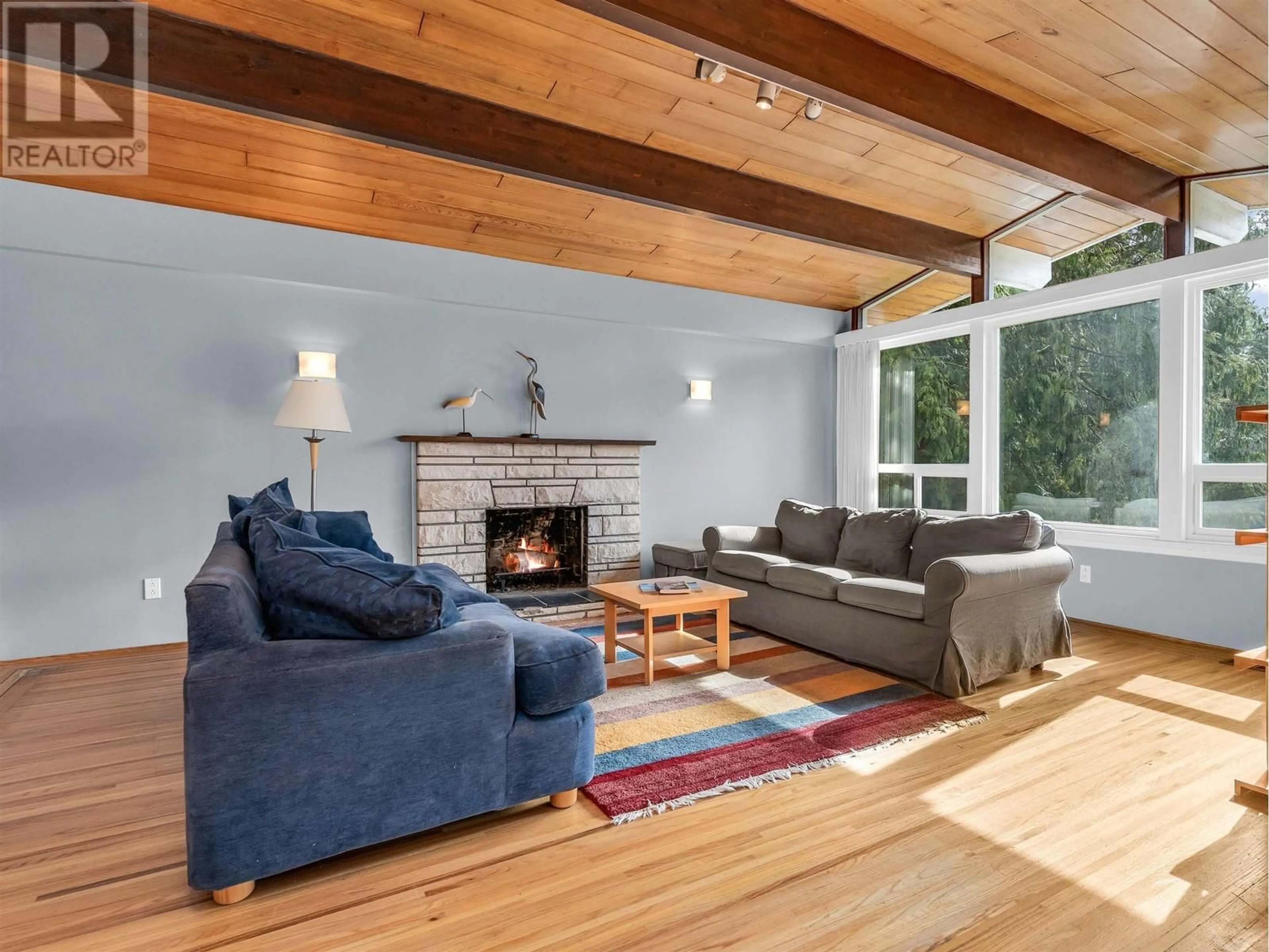 Living room with furniture, wood/laminate floor for 2422 HYANNIS DRIVE, North Vancouver British Columbia V7H2E6