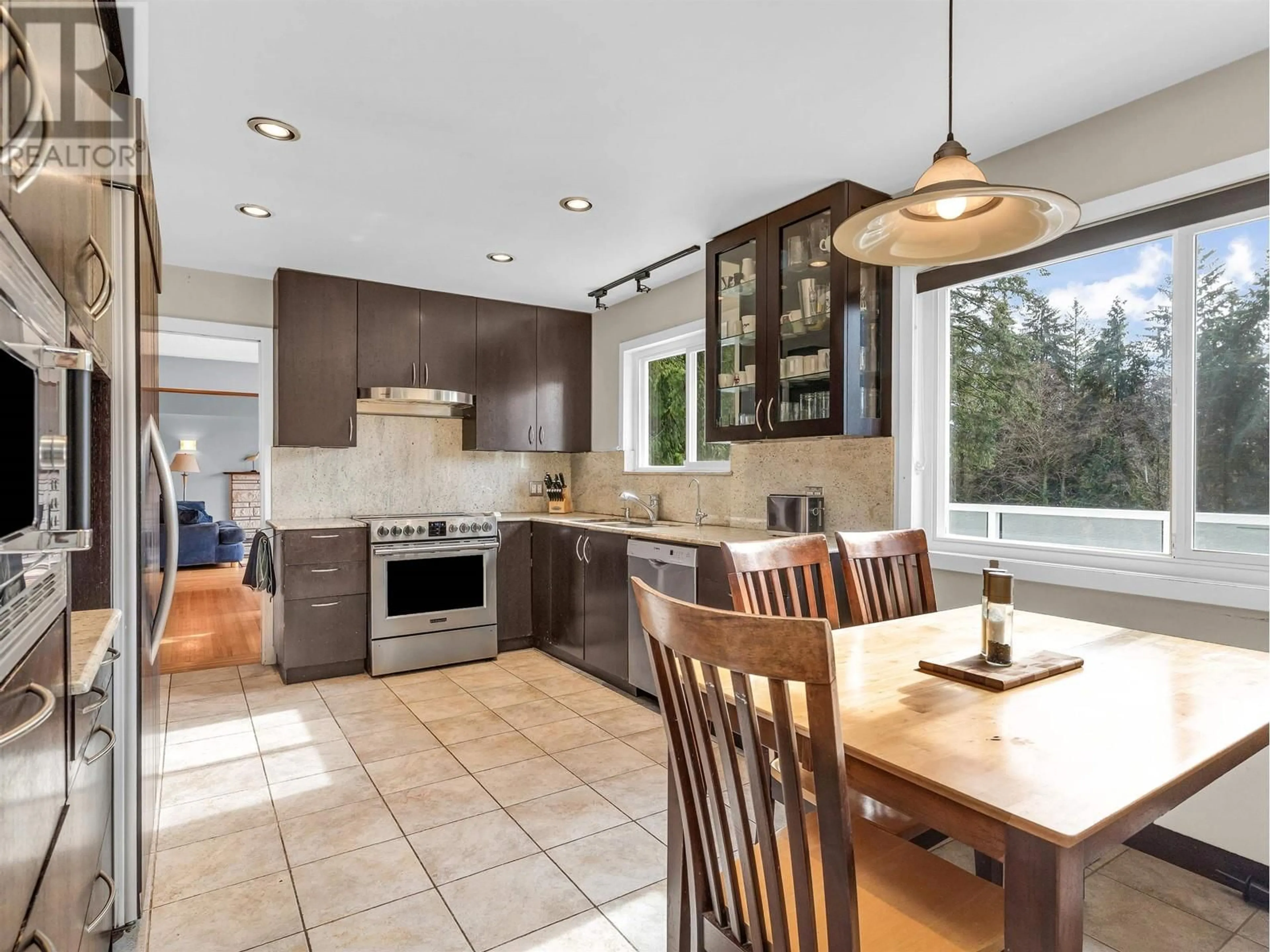 Open concept kitchen, ceramic/tile floor for 2422 HYANNIS DRIVE, North Vancouver British Columbia V7H2E6