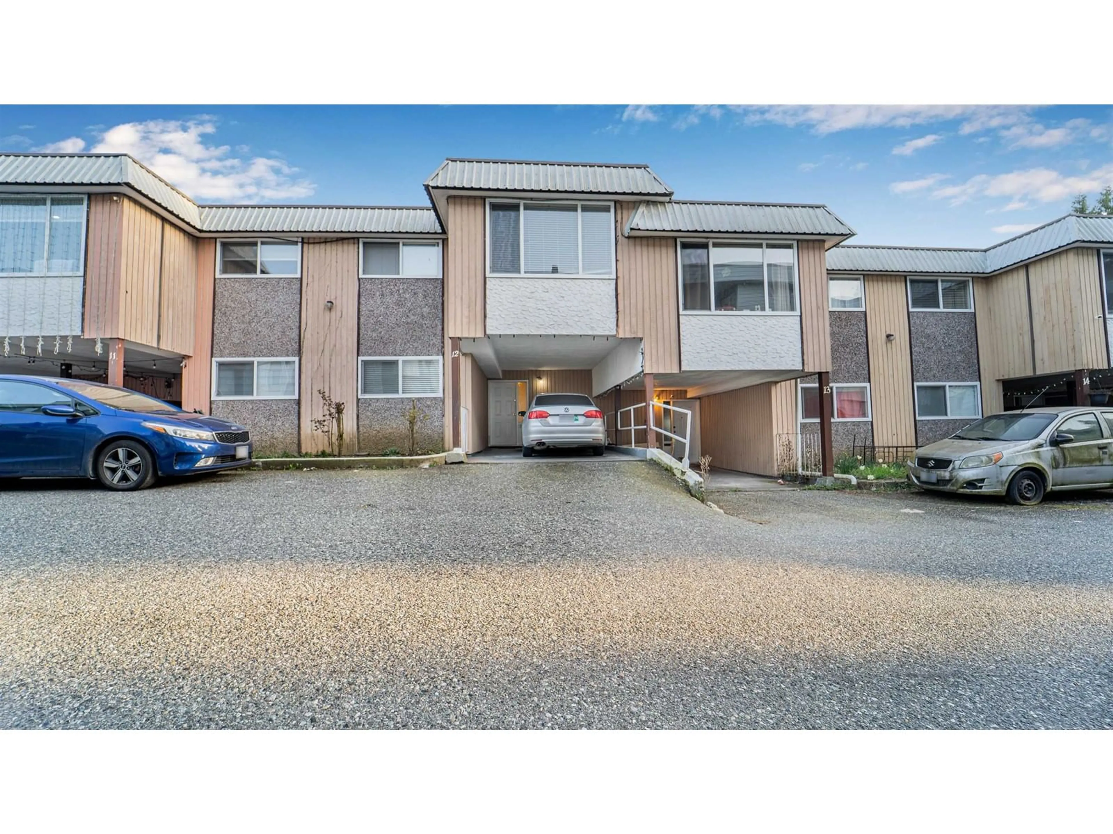 A pic from outside/outdoor area/front of a property/back of a property/a pic from drone, street for 12 - 2241 MCCALLUM, Abbotsford British Columbia V2S3N7