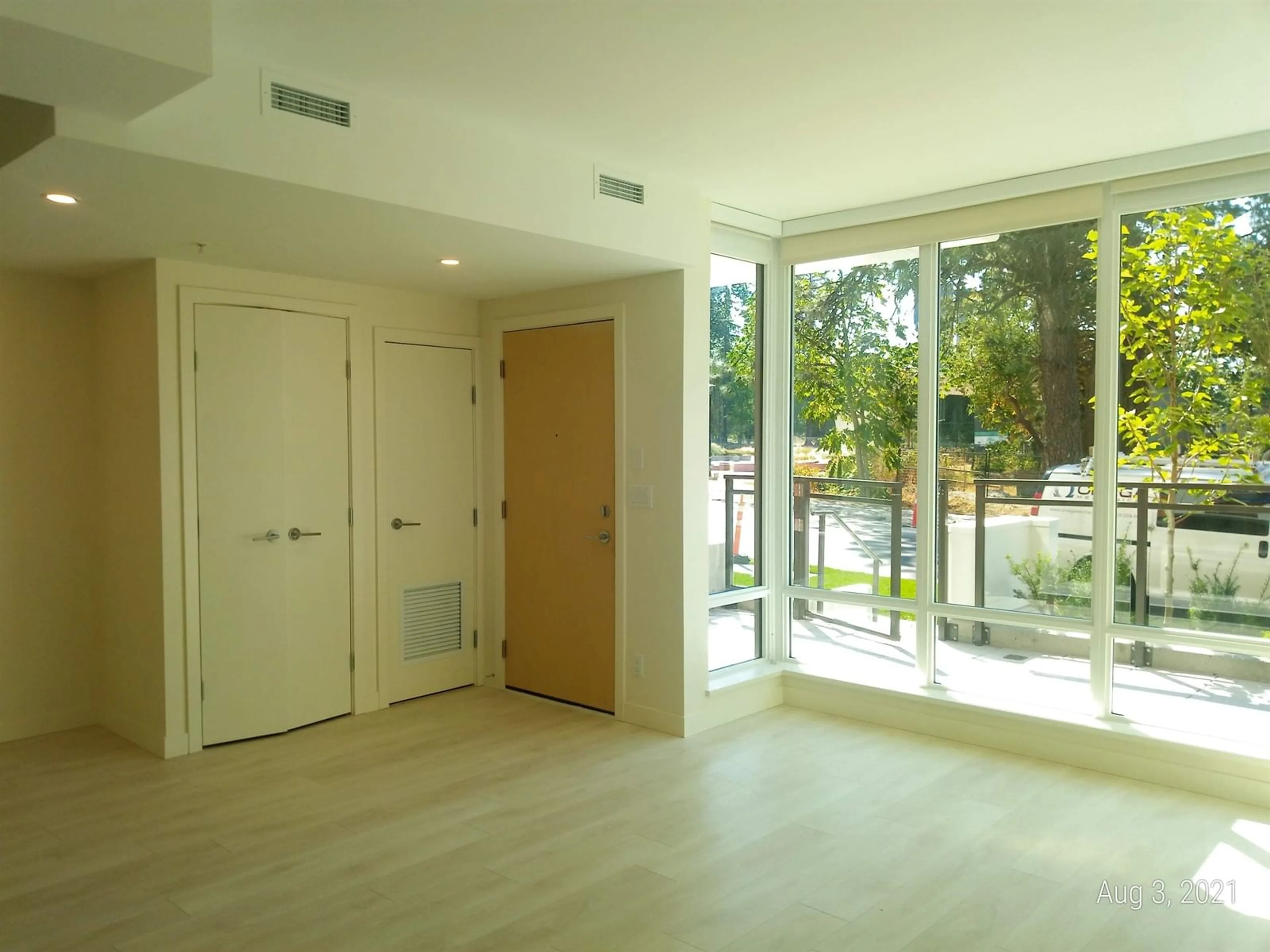 Indoor foyer for TH10 - 10388 133, Surrey British Columbia V3T0R2