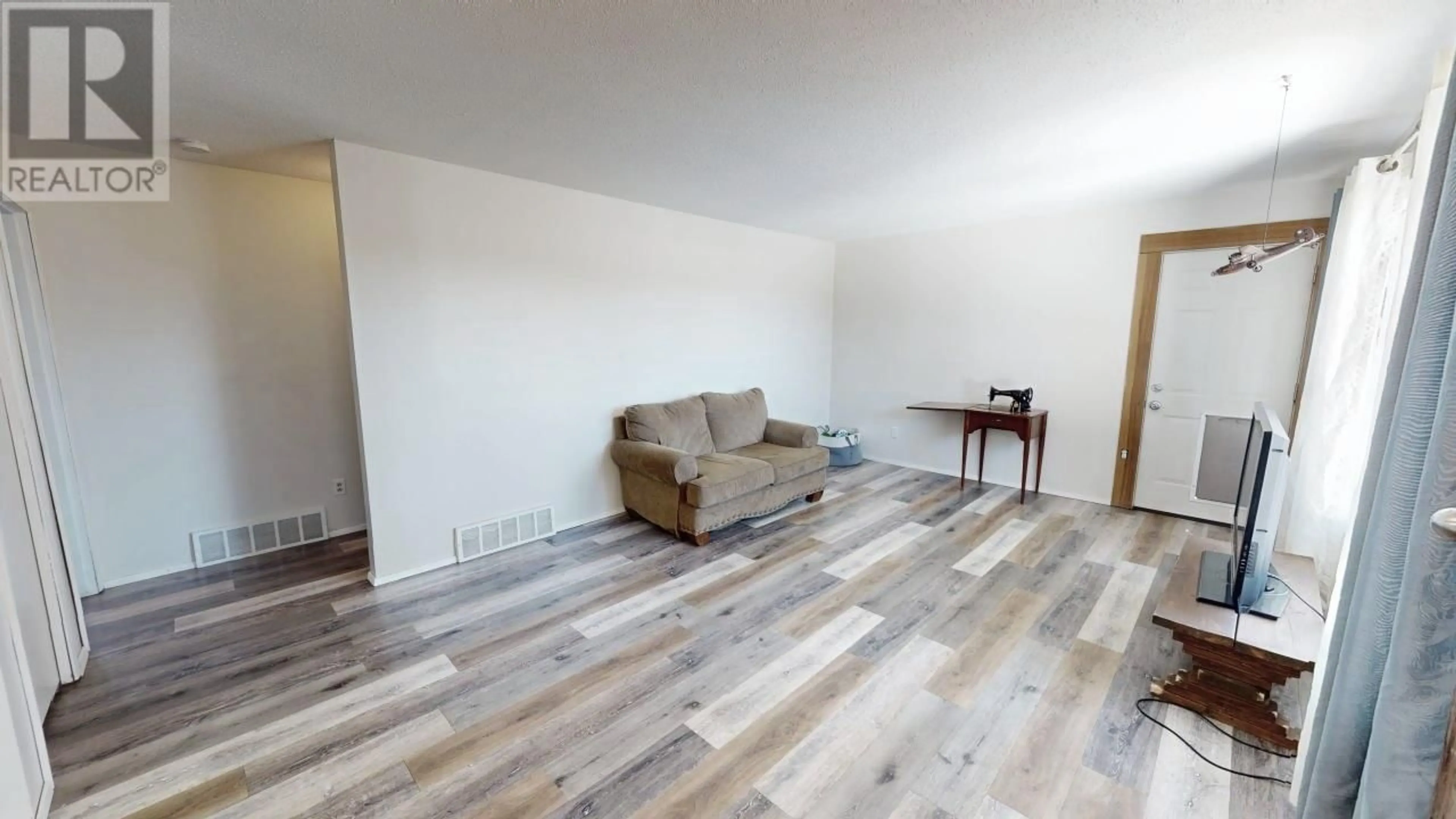A pic of a room for 6365 MARIGOLD AVENUE, Fort St. John British Columbia V1J8B6