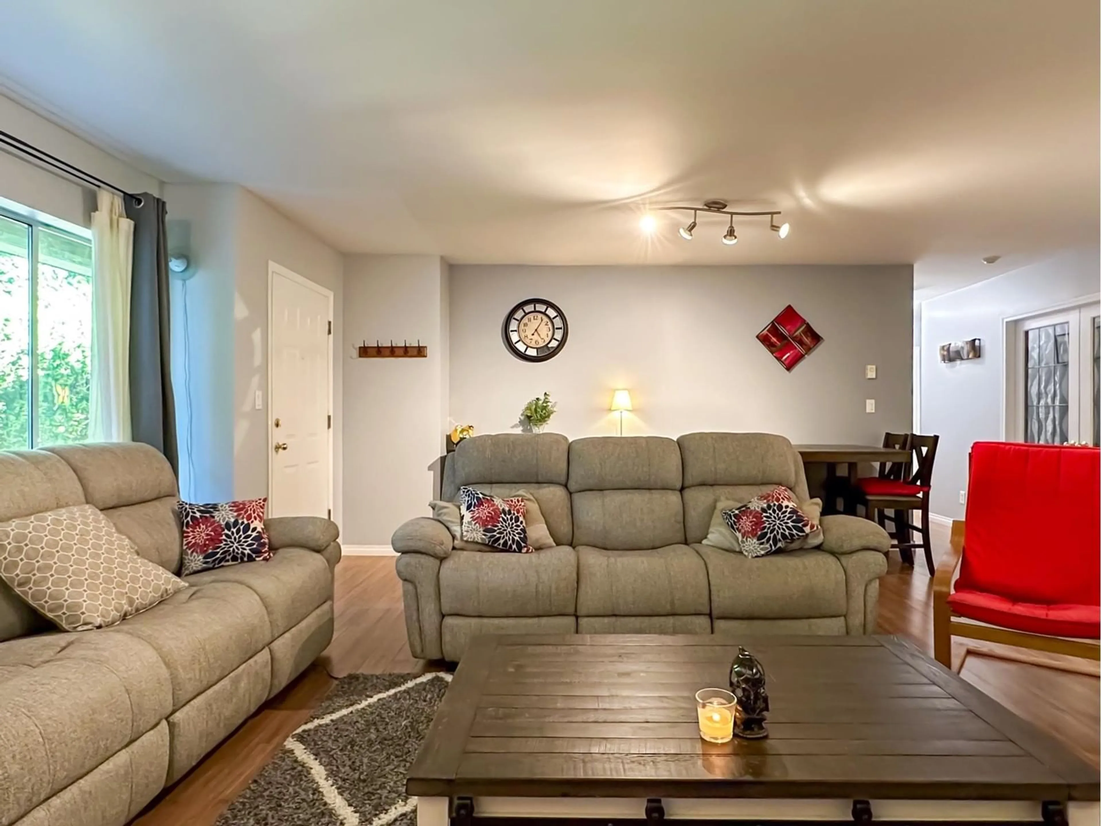 Living room with furniture, unknown for 2 - 13630 84, Surrey British Columbia V3W0T6
