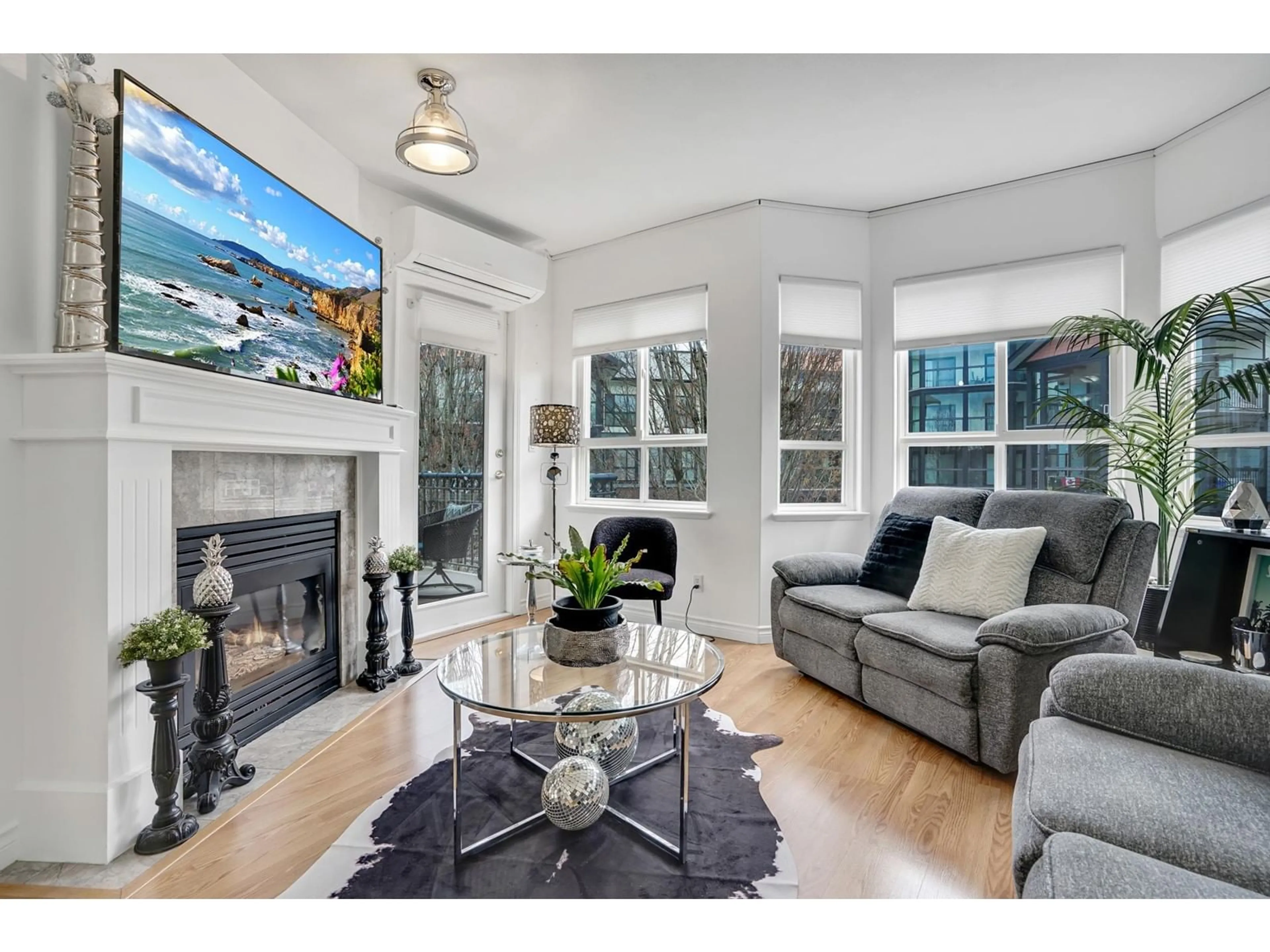 Living room with furniture, unknown for 1308 - 8485 YOUNG ROAD, Chilliwack British Columbia V2P7Y7
