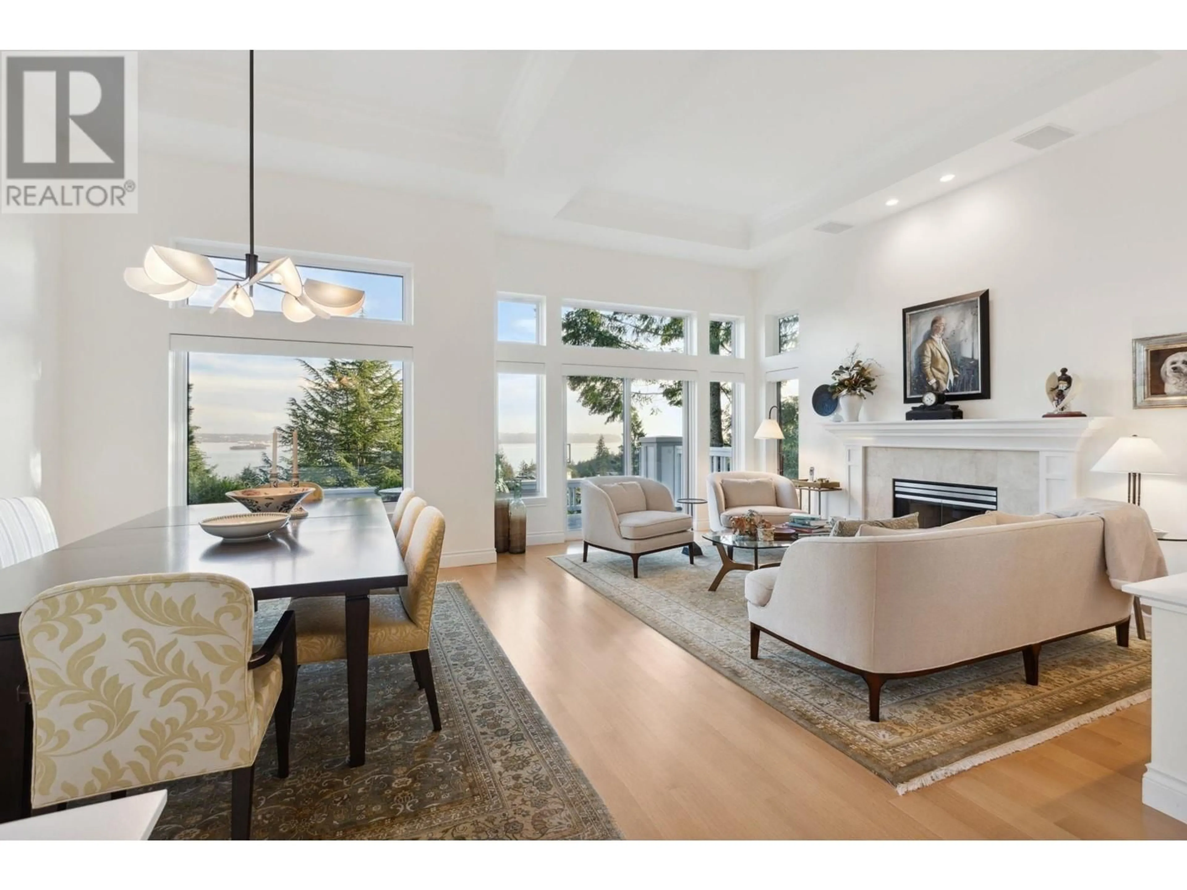 Living room with furniture, unknown for 4948 EDENDALE LANE, West Vancouver British Columbia V7W3H7