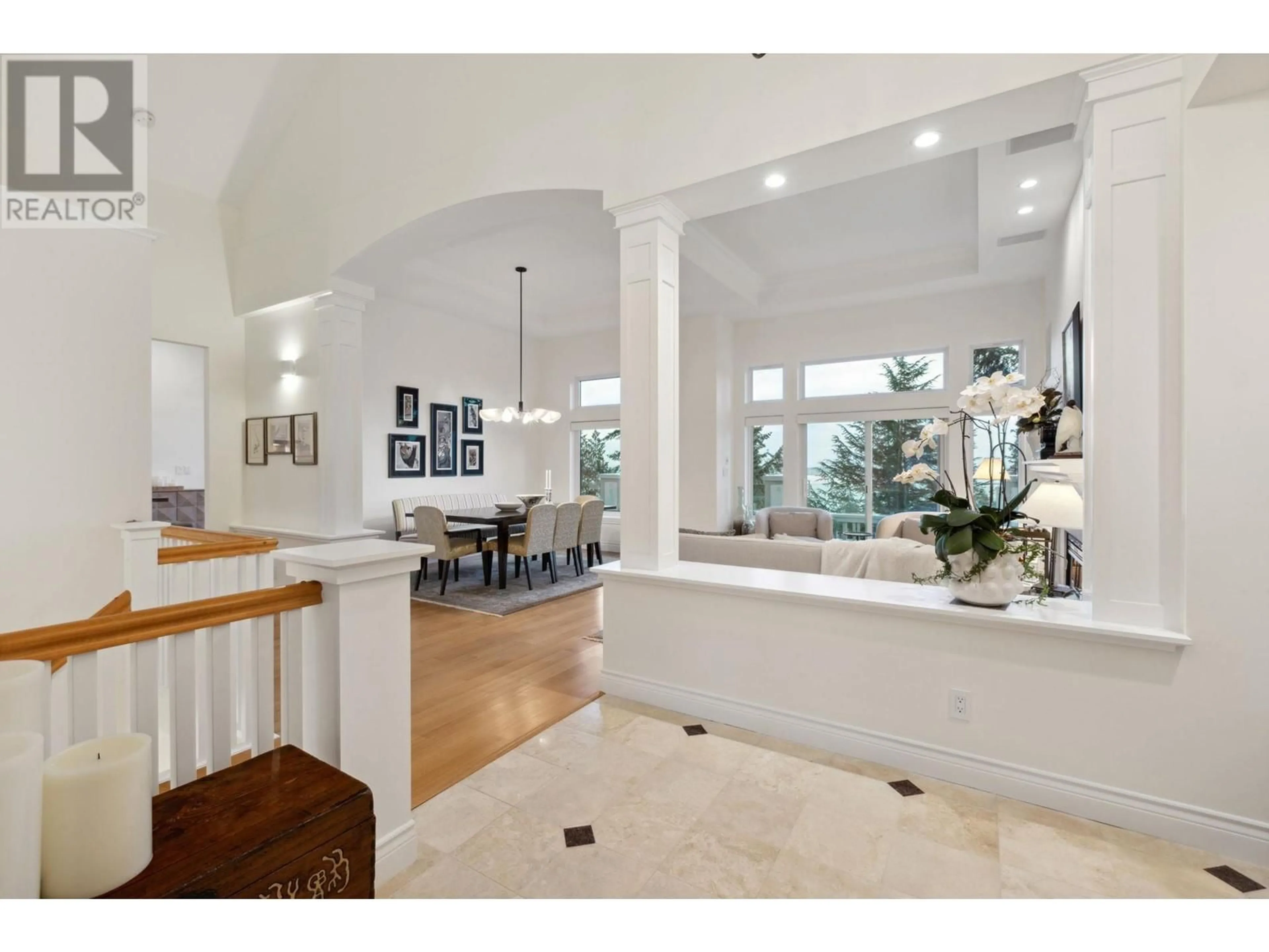 Indoor foyer for 4948 EDENDALE LANE, West Vancouver British Columbia V7W3H7