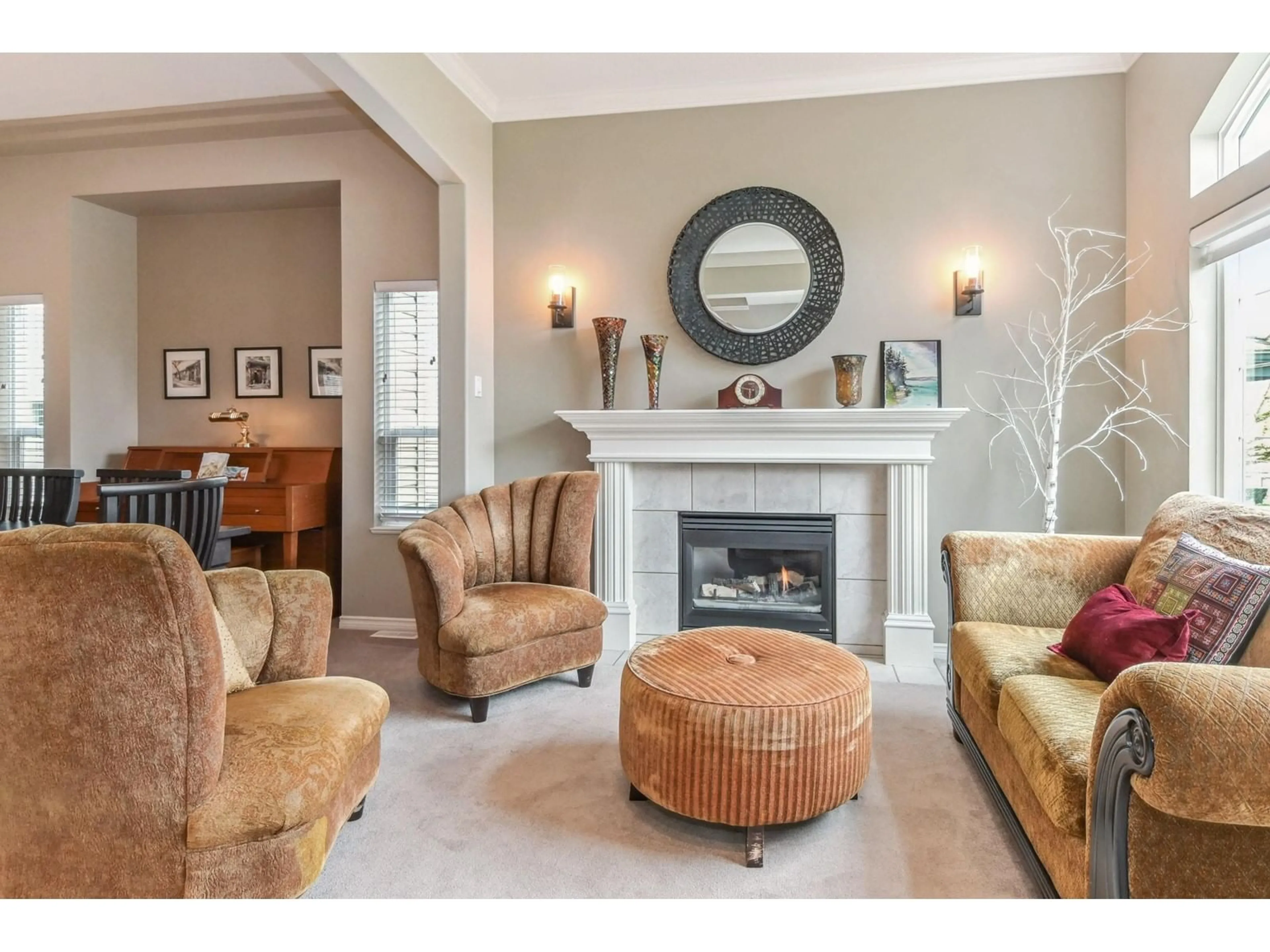 Indoor foyer for 18320 66, Surrey British Columbia V3S9A1