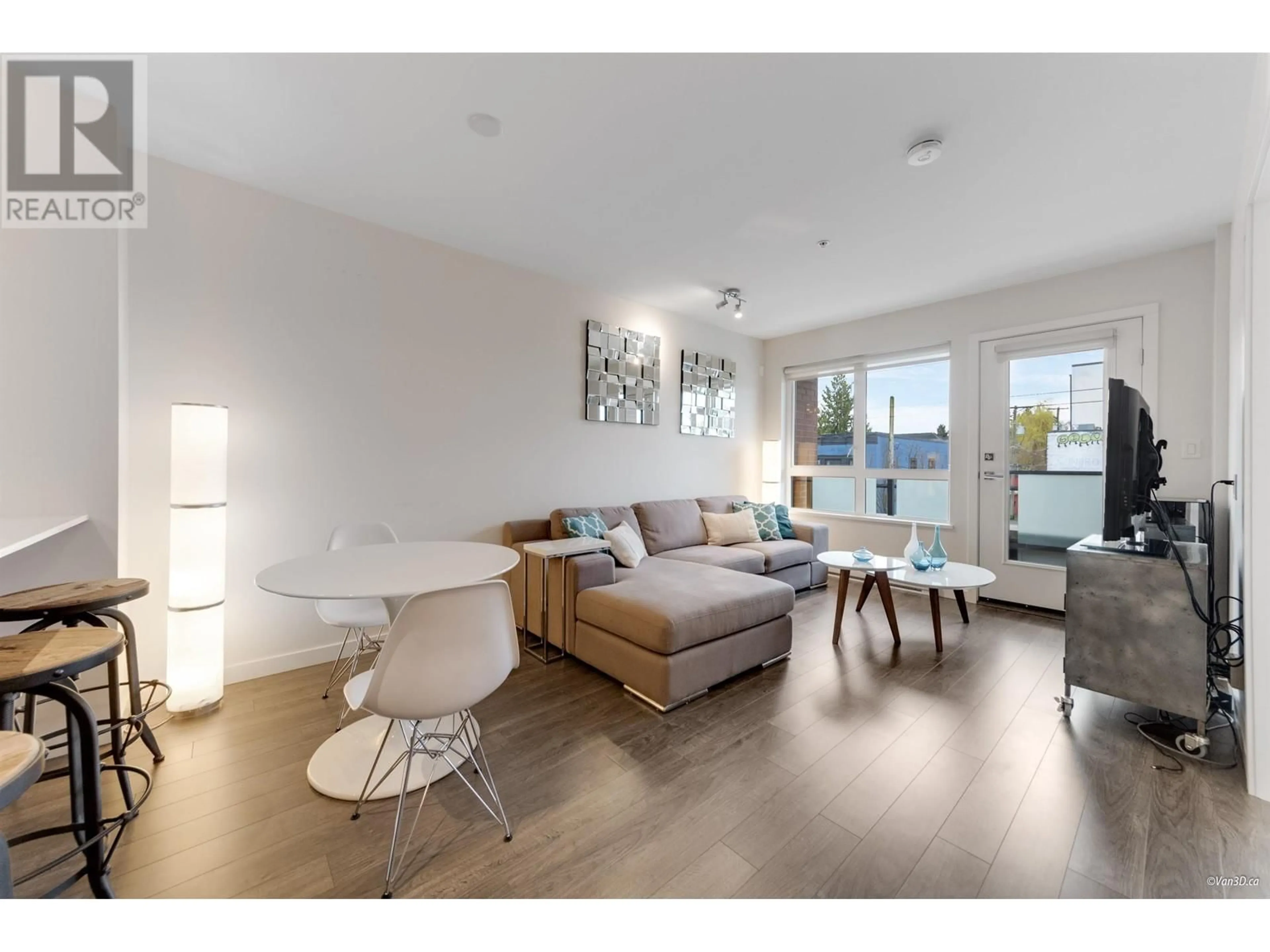 Living room with furniture, unknown for 204 - 202 24TH AVENUE, Vancouver British Columbia V5V1Z6