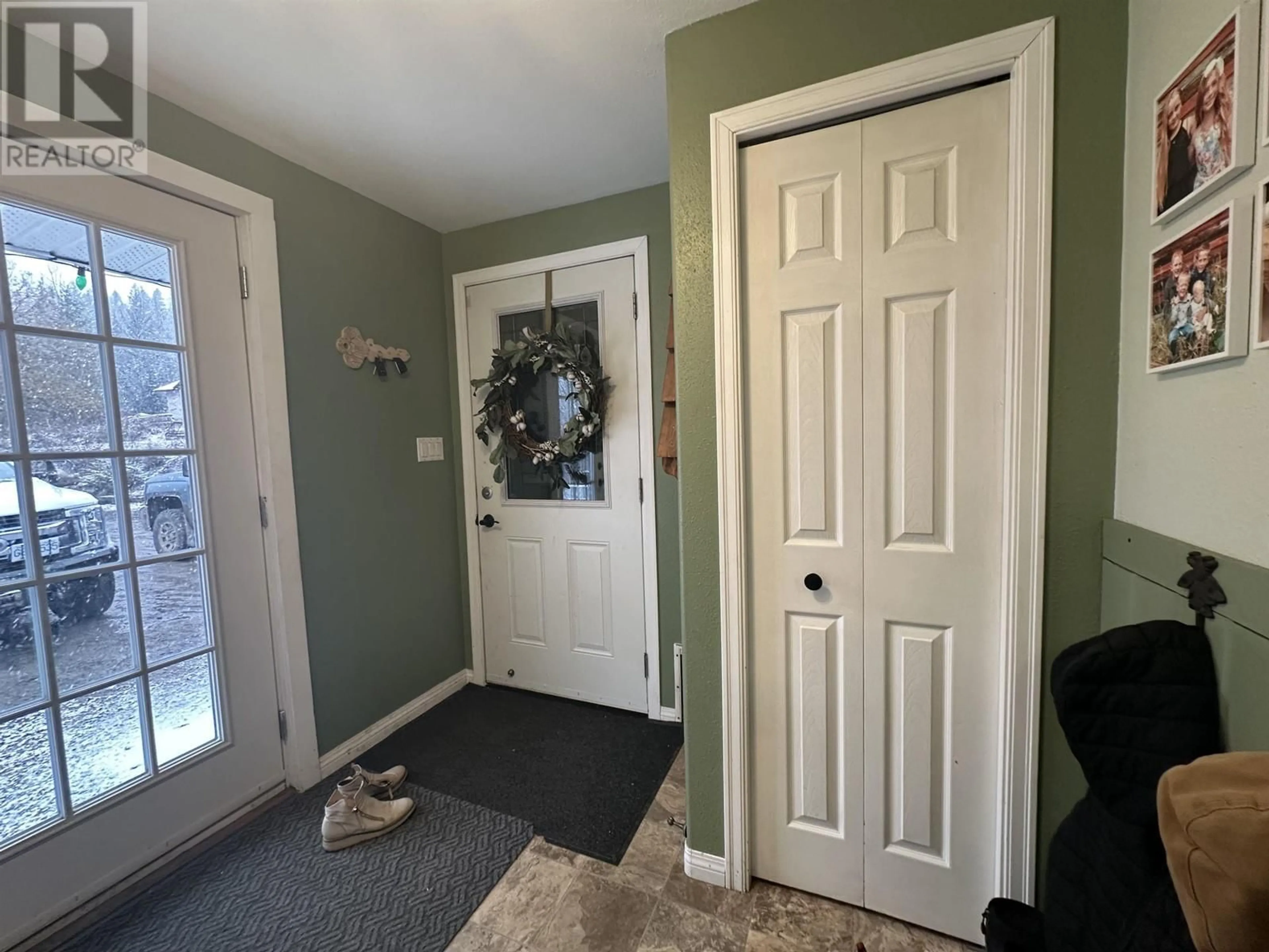 Indoor entryway for 6158 CEDAR CREEK ROAD, Likely British Columbia V0L1N0