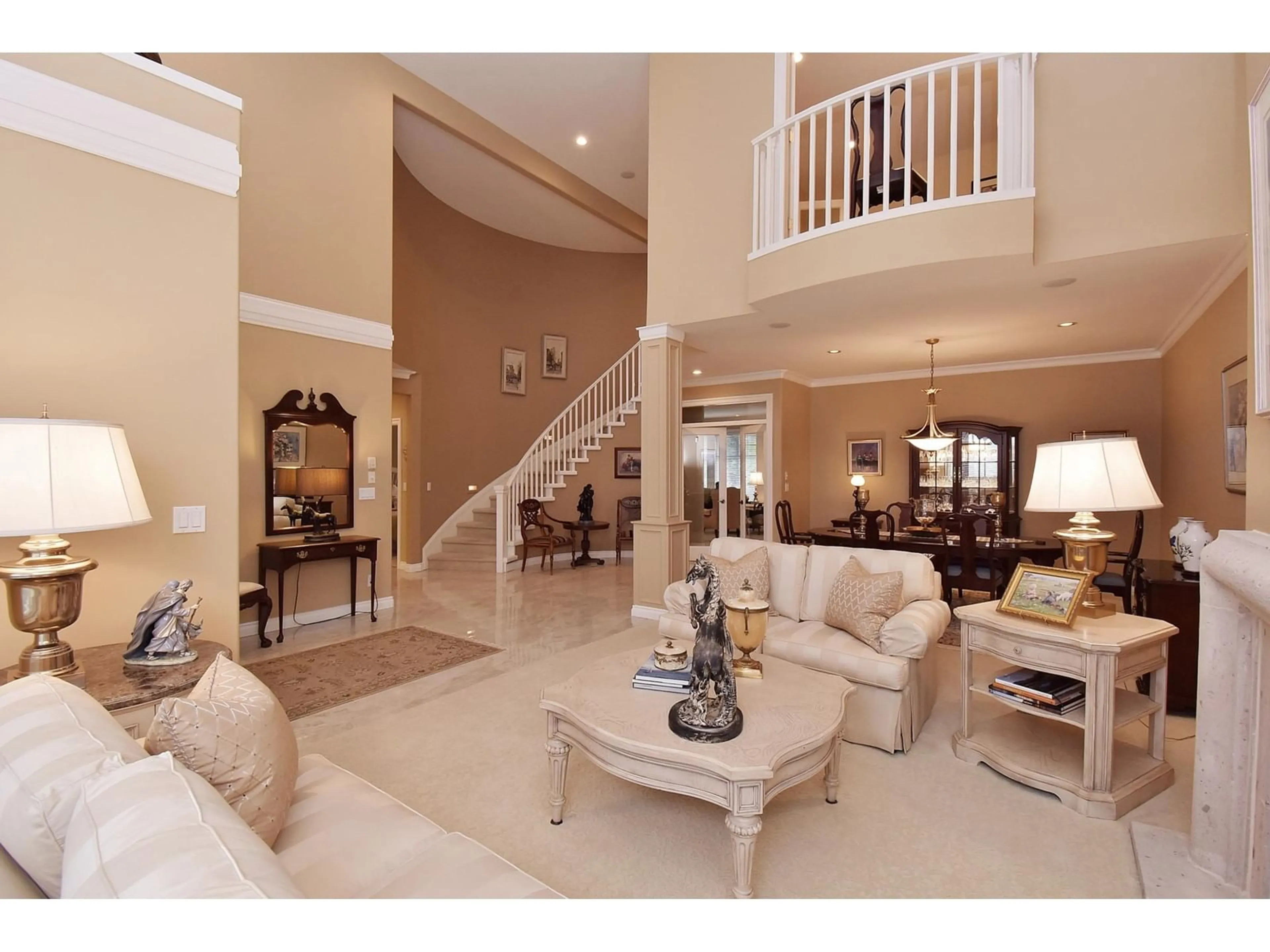 Indoor foyer for 8 - 15715 34, Surrey British Columbia V3Z0J6