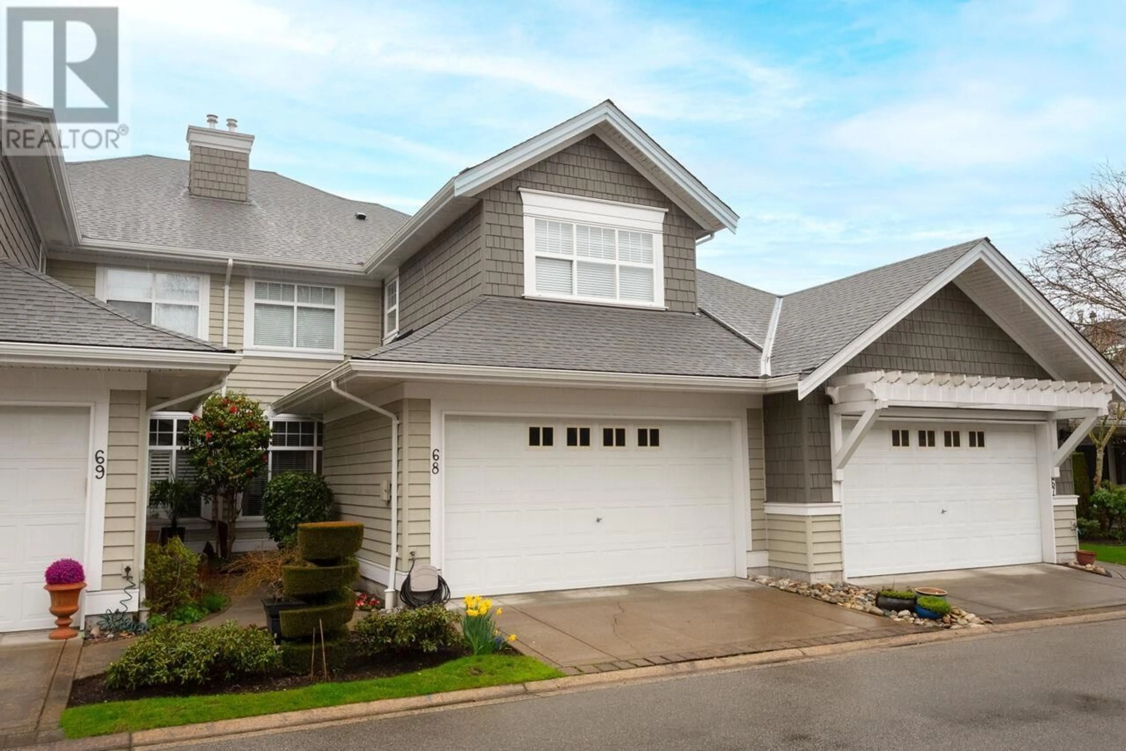 Home with vinyl exterior material, street for 68 - 5900 FERRY ROAD, Delta British Columbia V4K5C3