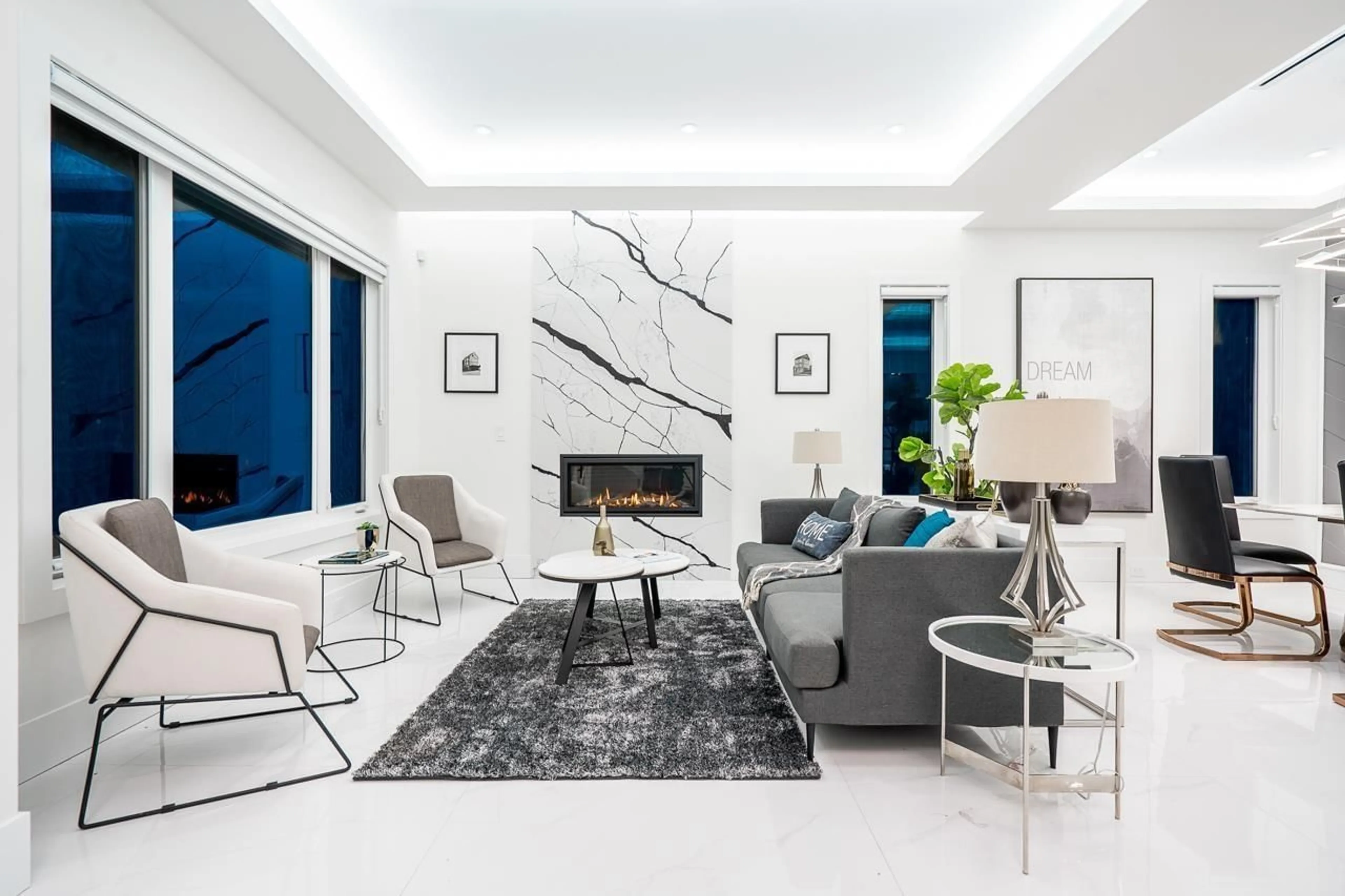 Living room with furniture, ceramic/tile floor for 13950 KALMAR, Surrey British Columbia V3R5C7