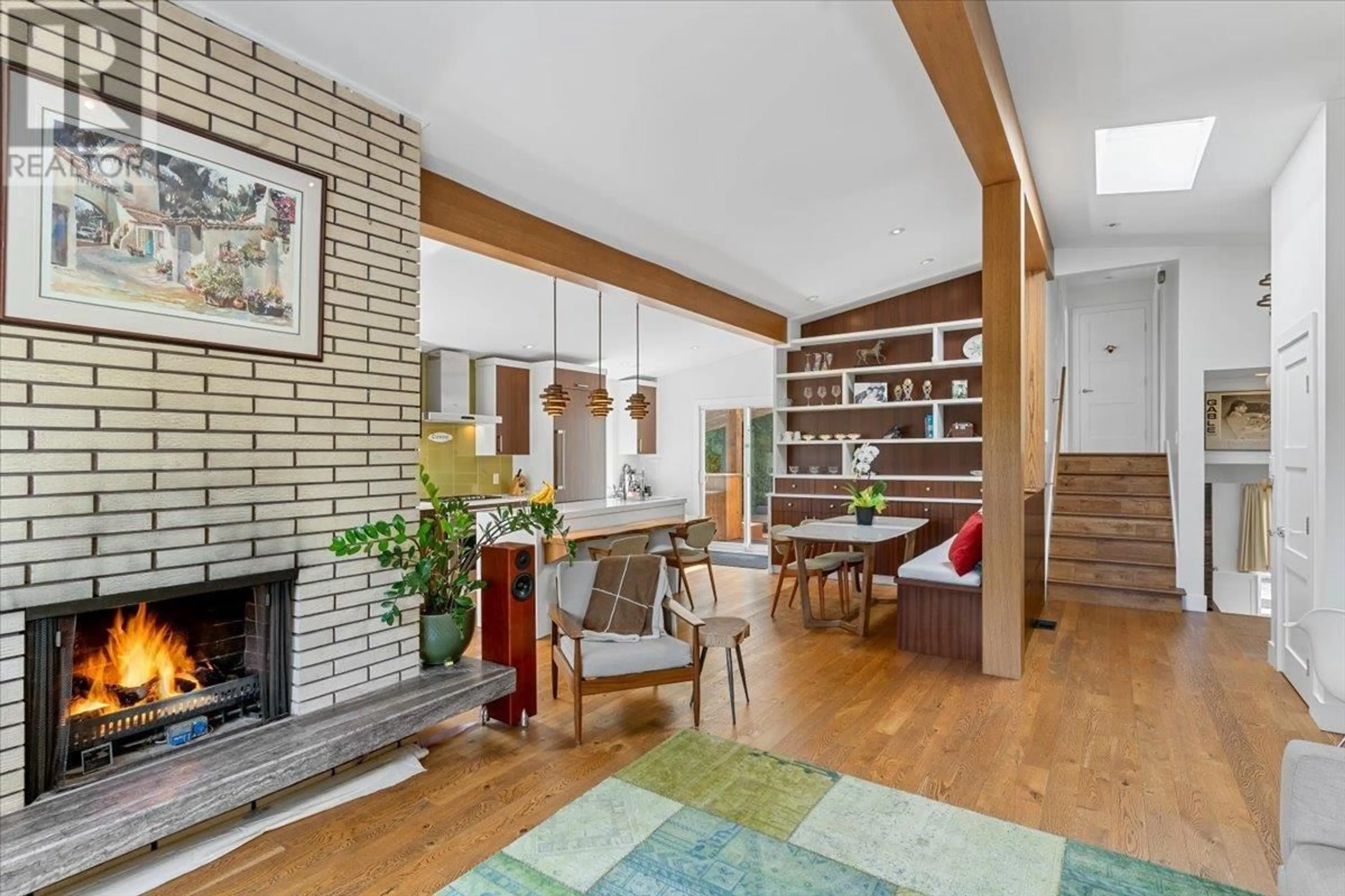 Living room with furniture, unknown for 879 52A STREET, Delta British Columbia V4M3A1