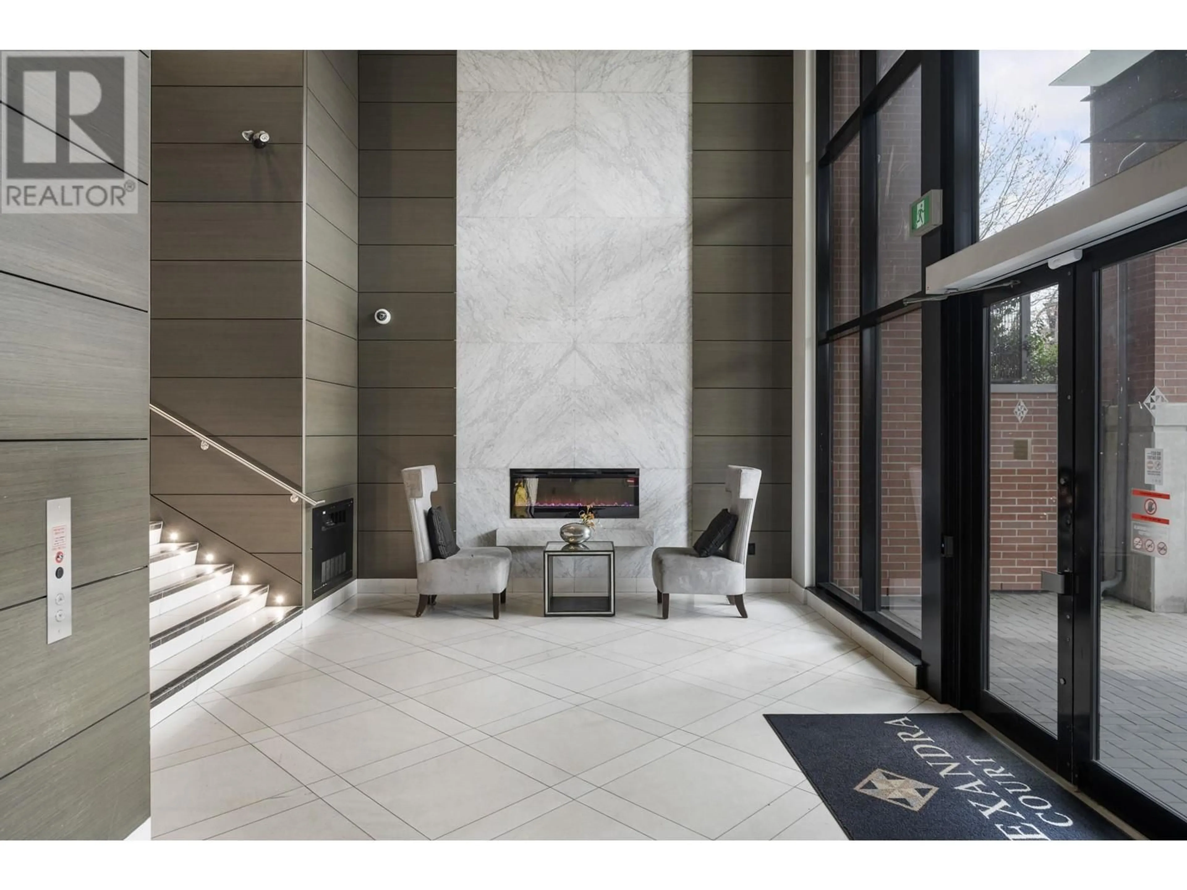 Indoor foyer for 327 - 9311 ALEXANDRA ROAD, Richmond British Columbia V6X0L8